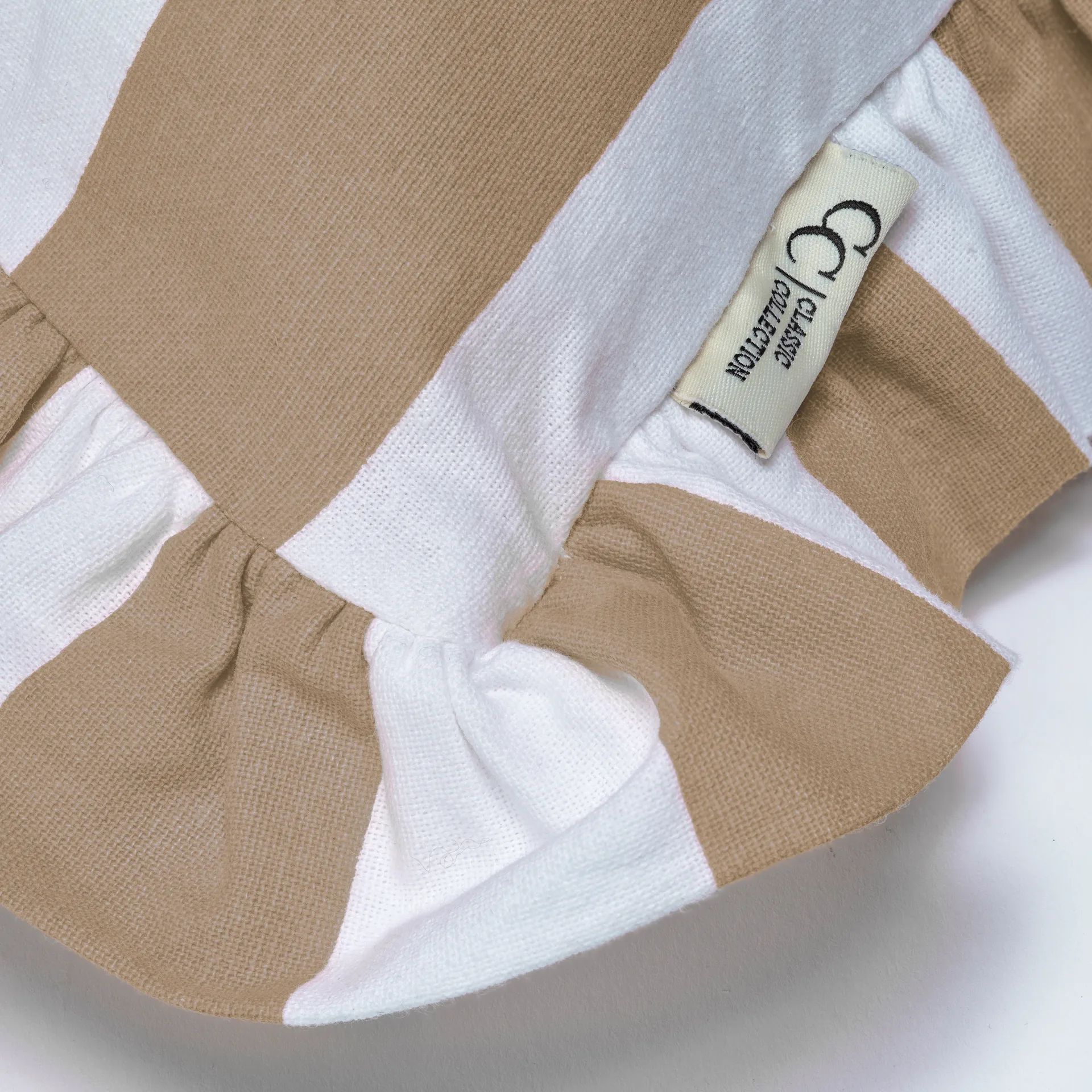 Ruffle Stripes クッションカバー 50x50 cm, Beige Classic Collection | クラシックコレクション