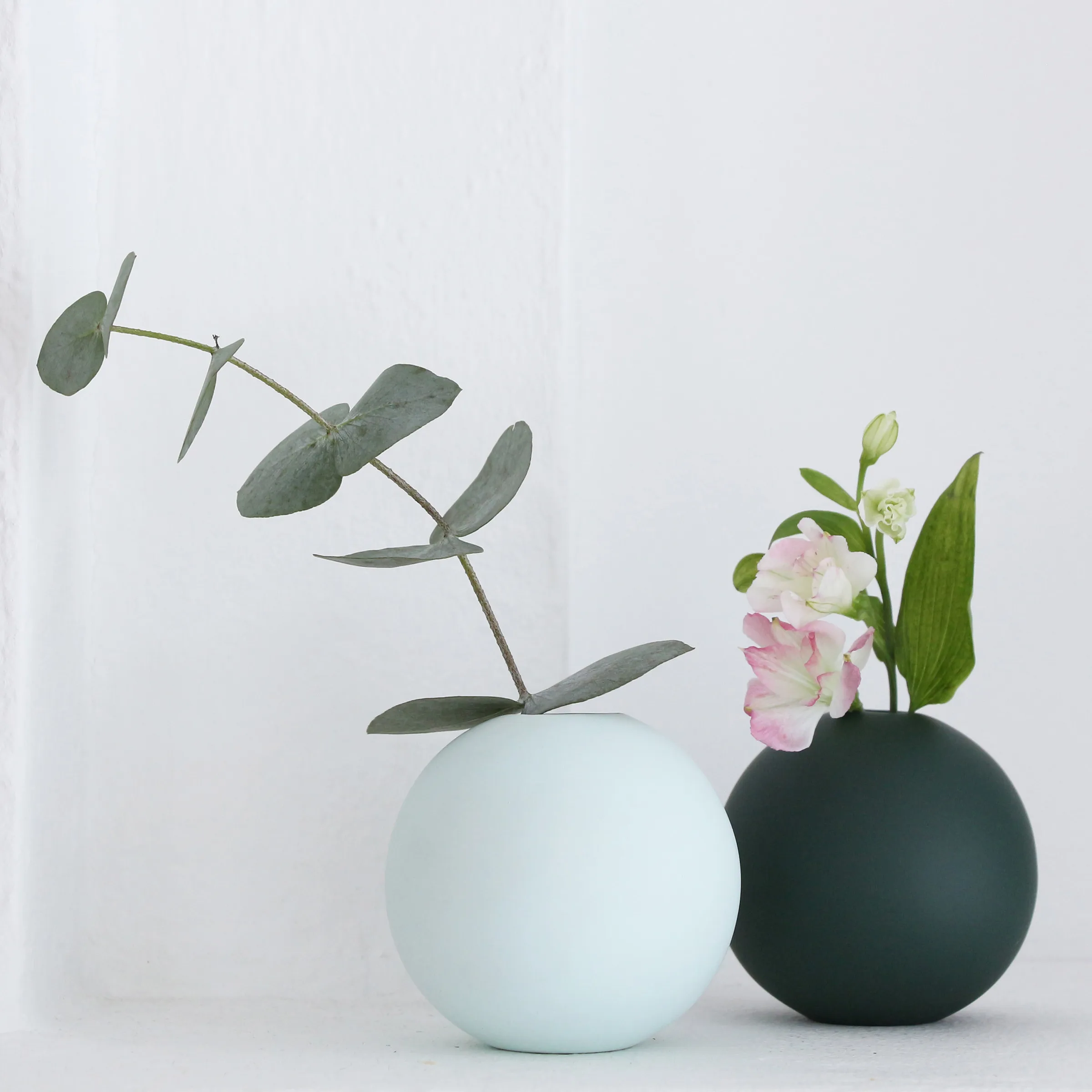 Cooee Design | クーイーデザイン からのボールベース ダークグリーン
