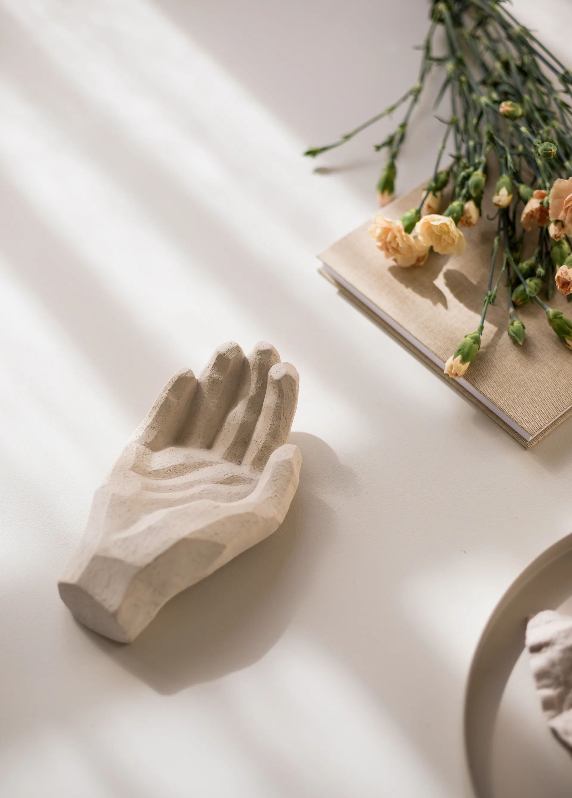 Bless スカルプチャー
, limestone Cooee Design | クーイーデザイン