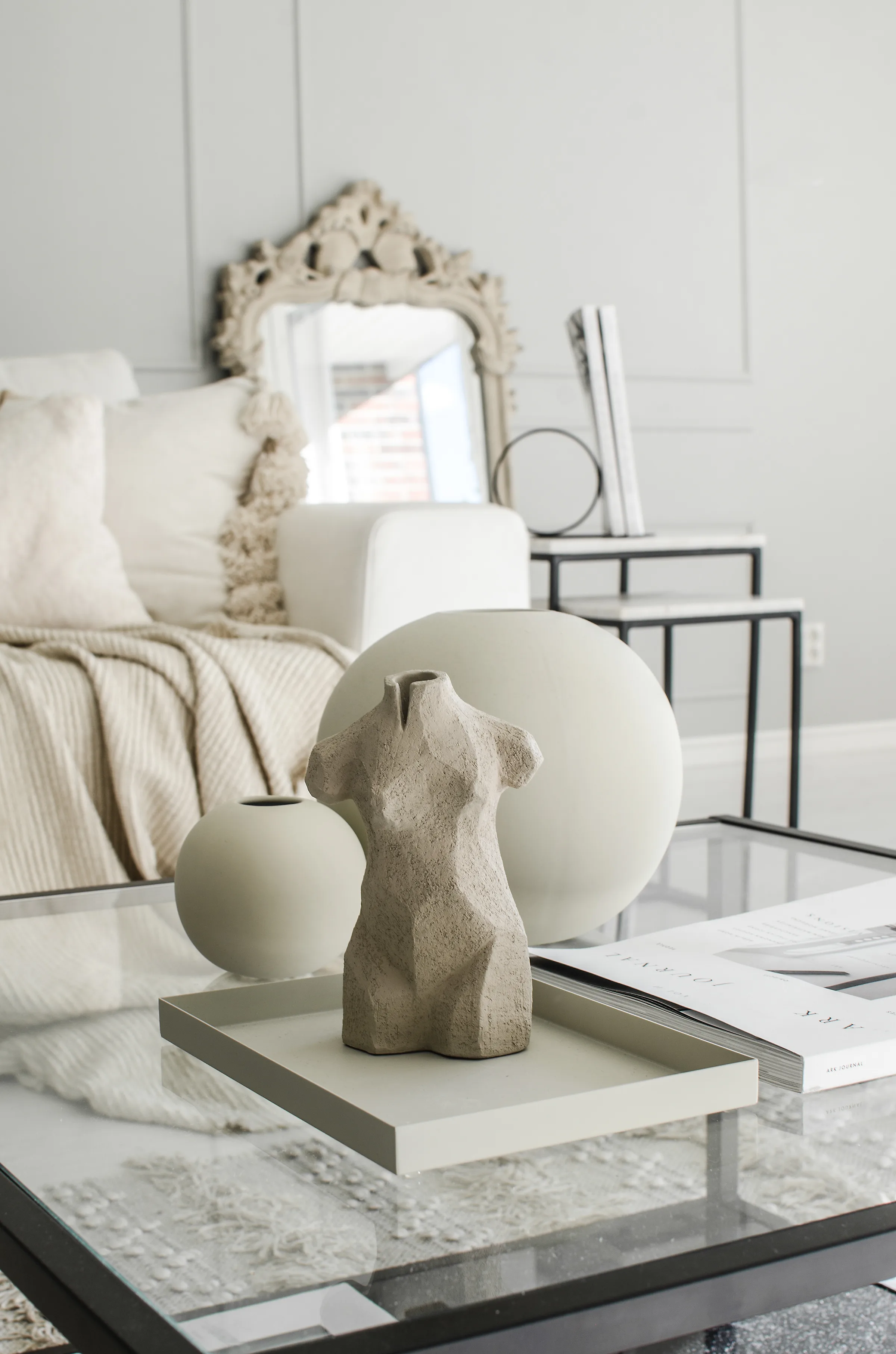 Cooee Design Leahスカルプチャーlimestone Cooee Design | クーイーデザイン Sculpture コレクション - NordicNest.jp