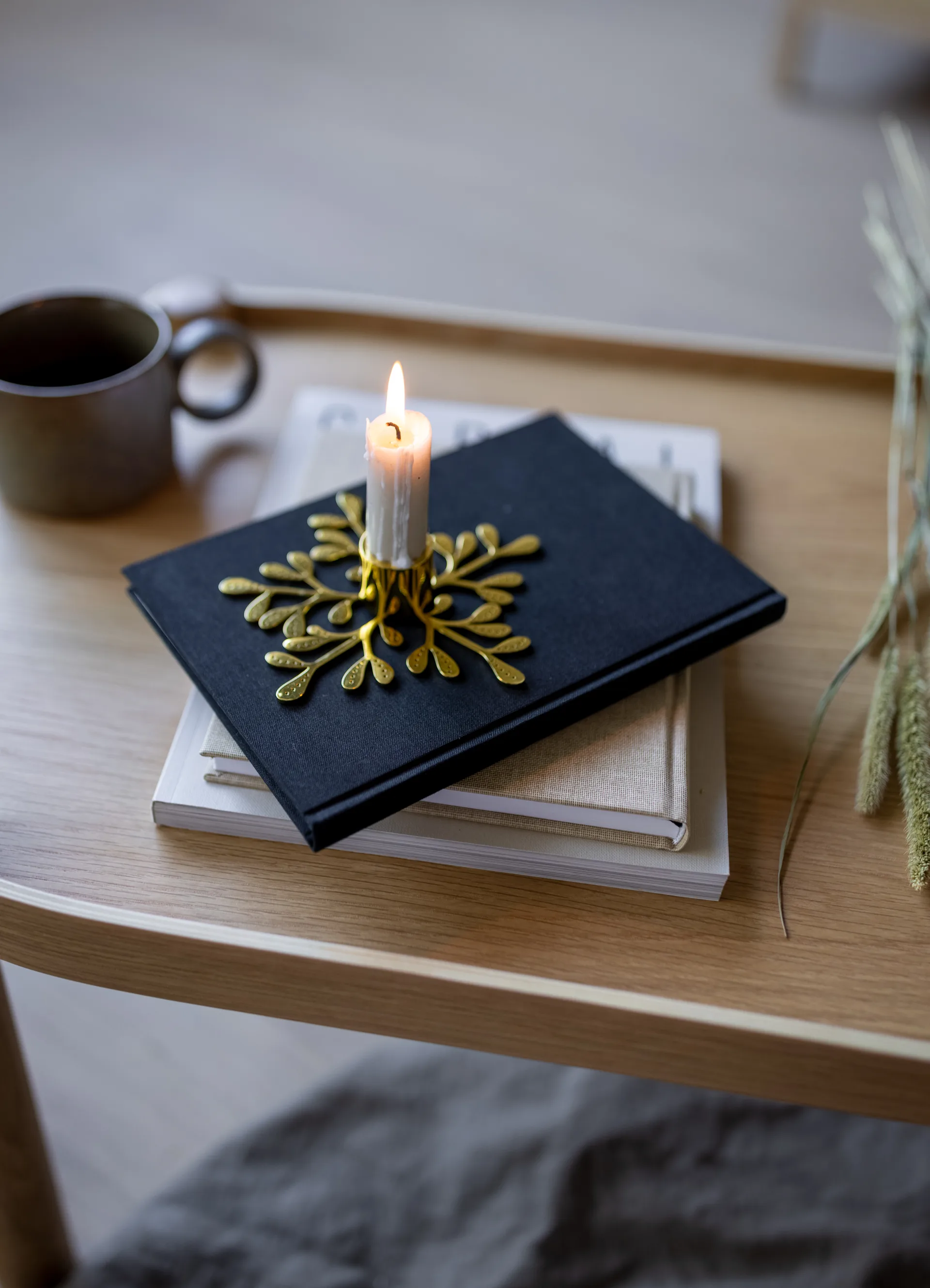 Mistletoe キャンドルスティック, brass Cooee Design | クーイーデザイン