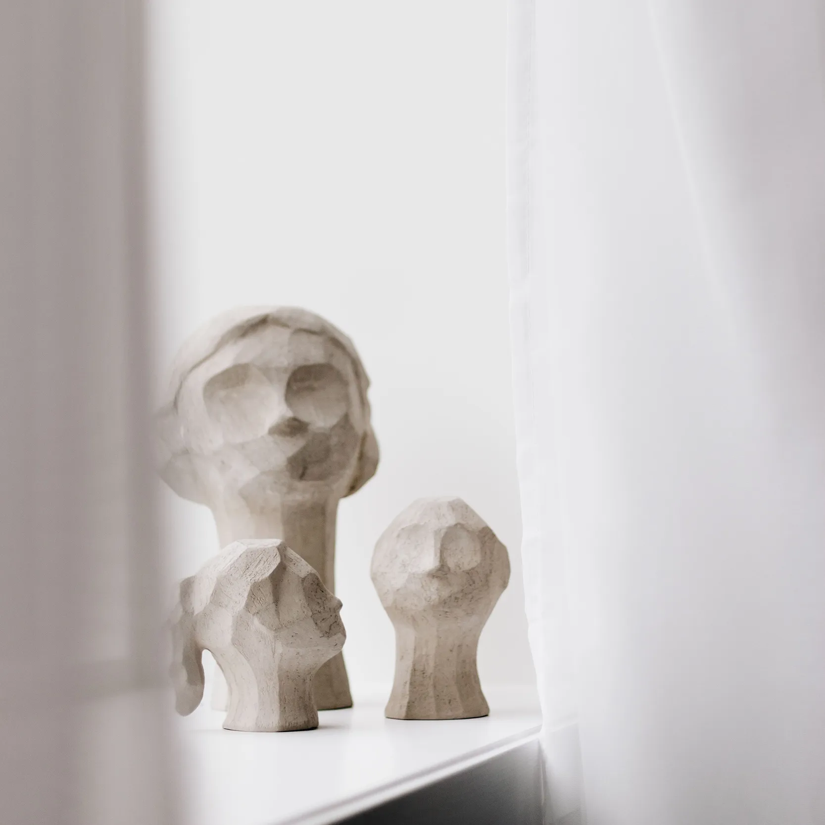 Ollie スカルプチャー, Limestone Cooee Design | クーイーデザイン