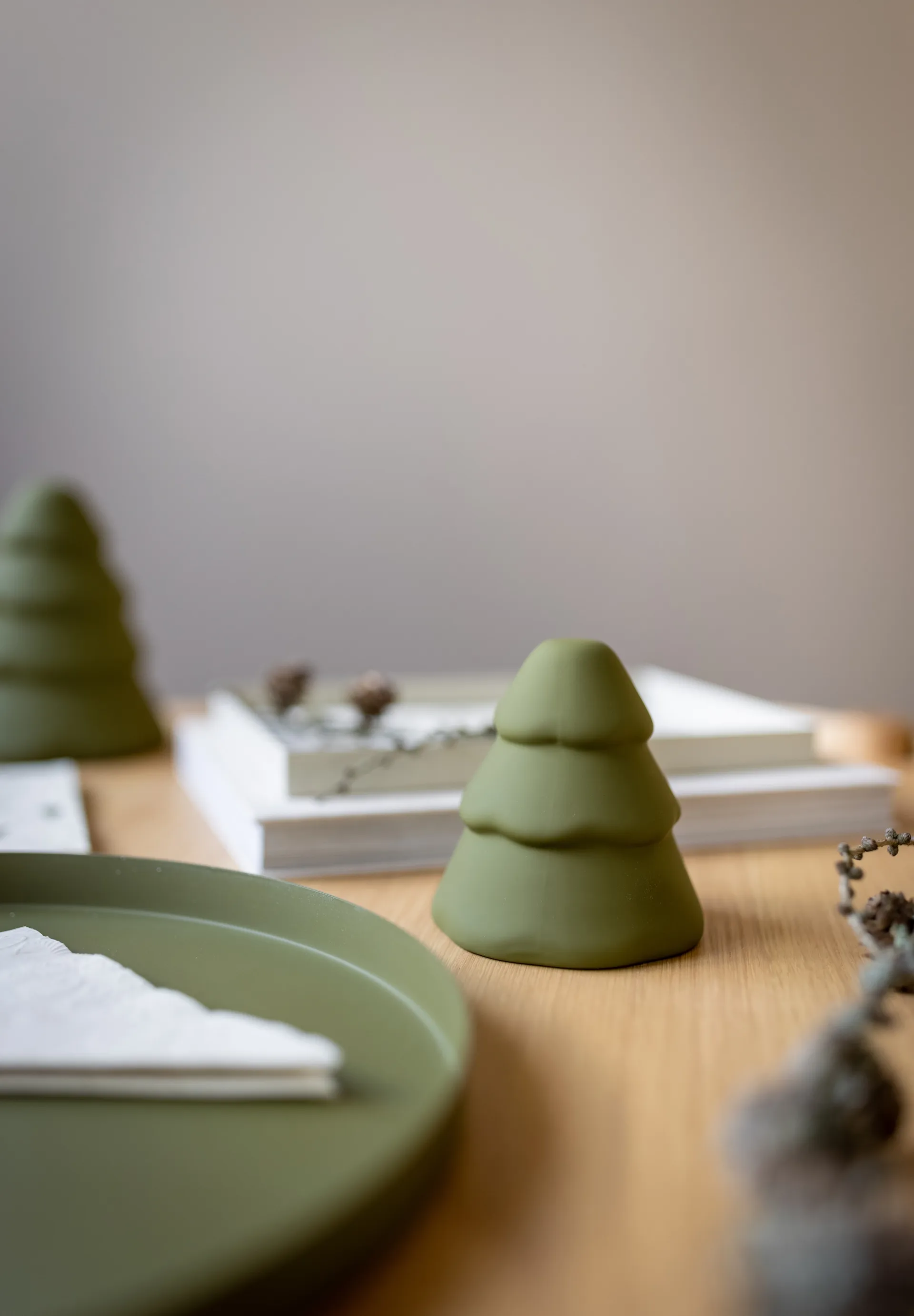 Snowy クリスマスツリー 10 cm, Olive Cooee Design | クーイーデザイン