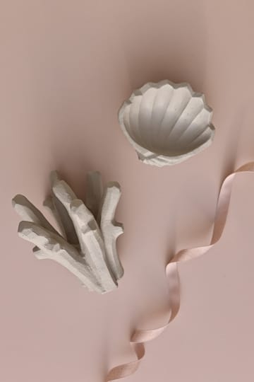 The Clam Shell スカルプチャー 13 cm - Limestone - Cooee Design | クーイーデザイン