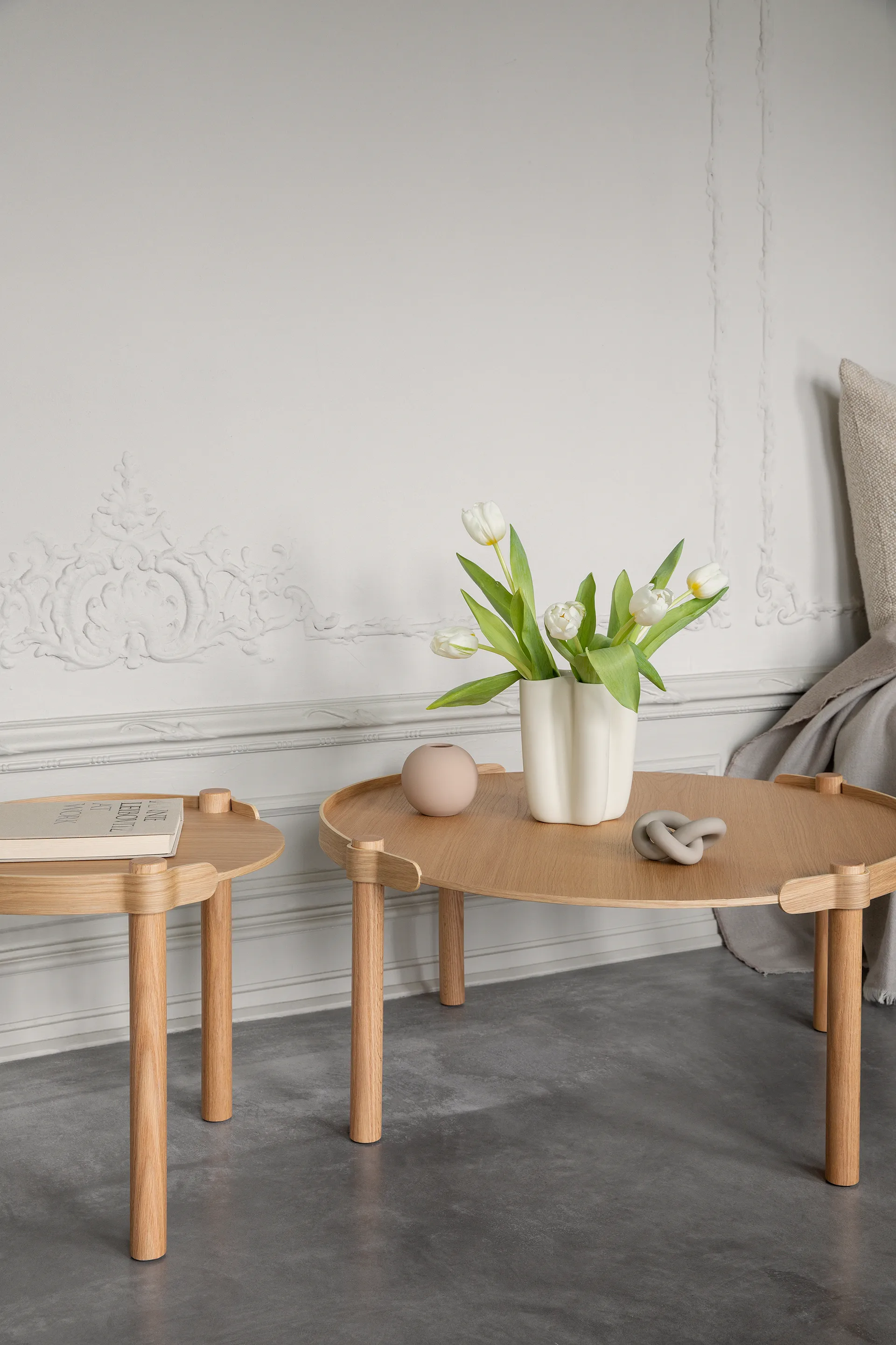 Woody テーブル Ø 80 cm, Oak Cooee Design | クーイーデザイン