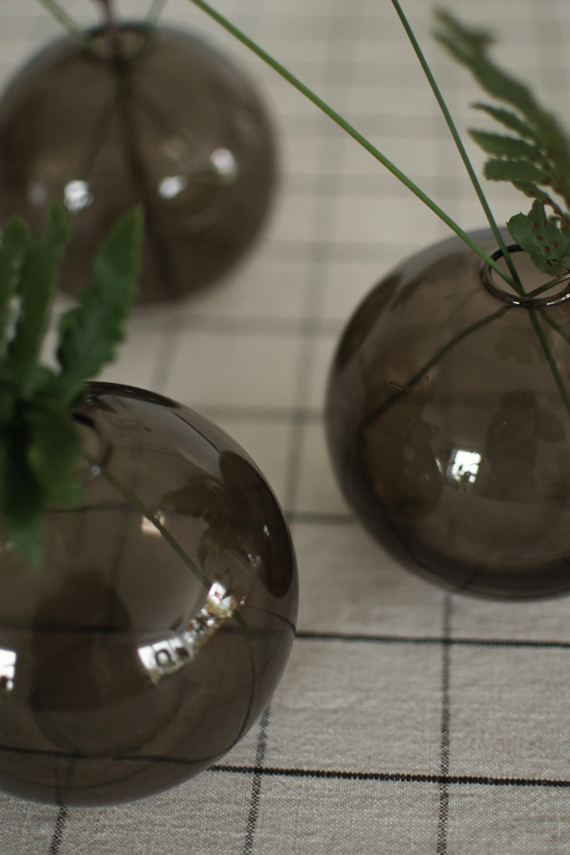 Ball 花瓶 Ø10 cm, Brown DBKD | ディービーケーディー