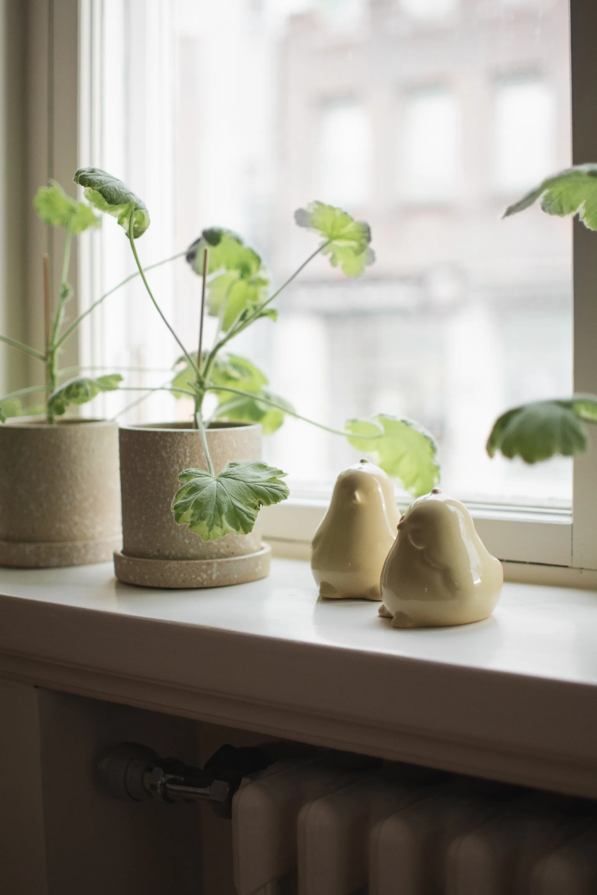 Chubby chicken イースターデコレーション 2パック, Shiny yellow DBKD | ディービーケーディー