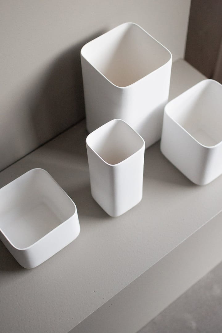 Cube 植木鉢 small Ø13 cm, Matte white DBKD | ディービーケーディー