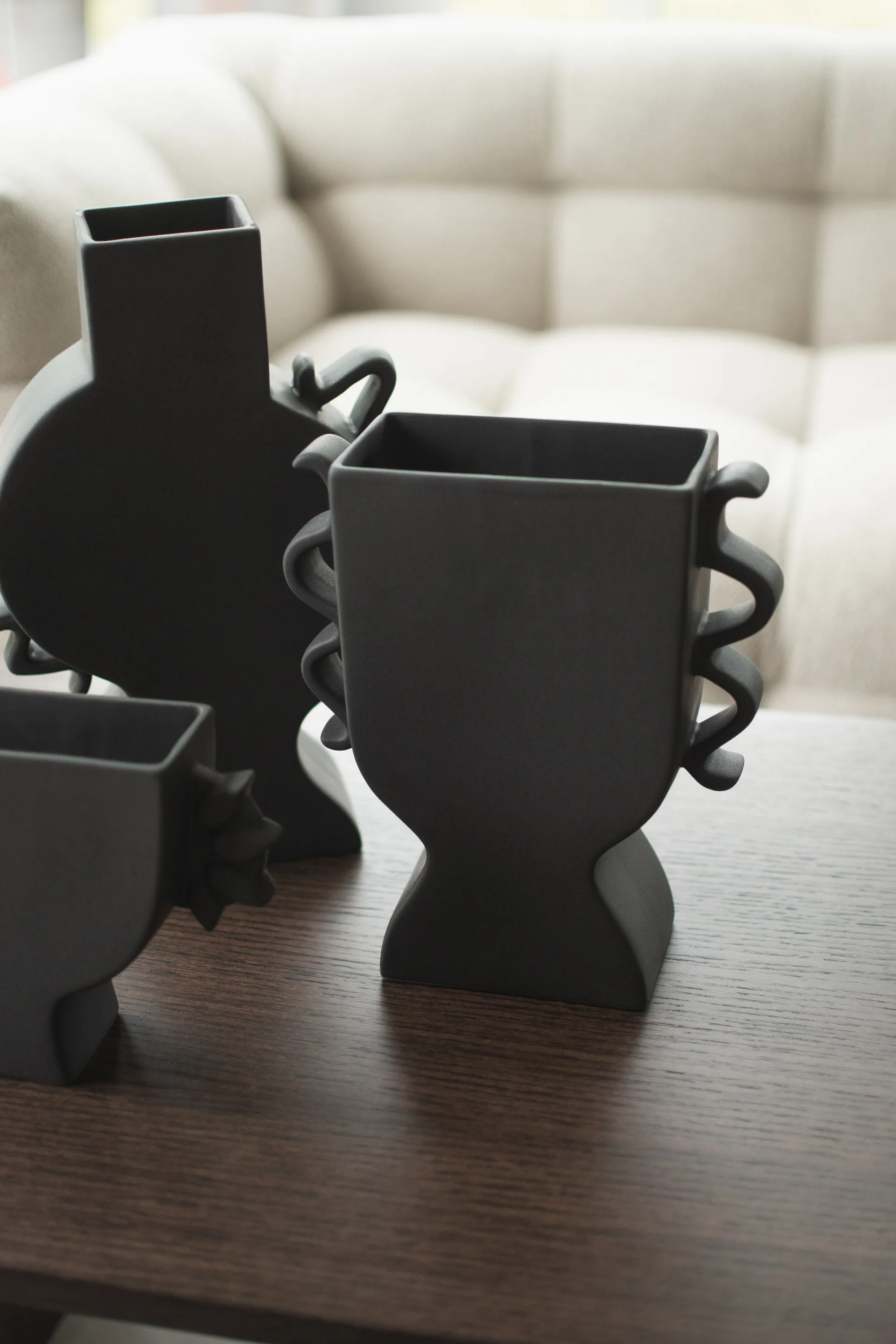 Flat 花瓶 25 cm, Black DBKD | ディービーケーディー