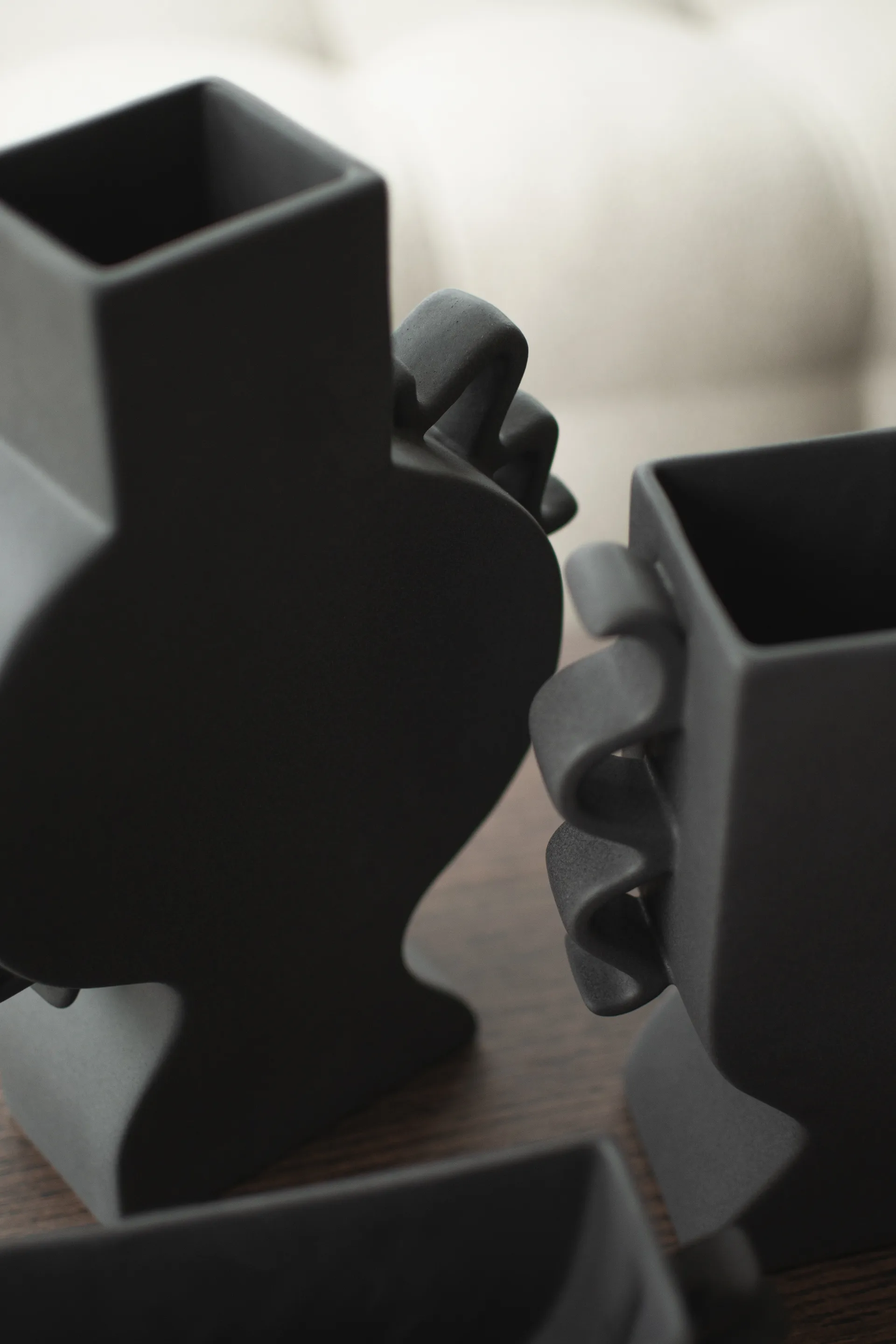 Flat 花瓶 33 cm, Black DBKD | ディービーケーディー