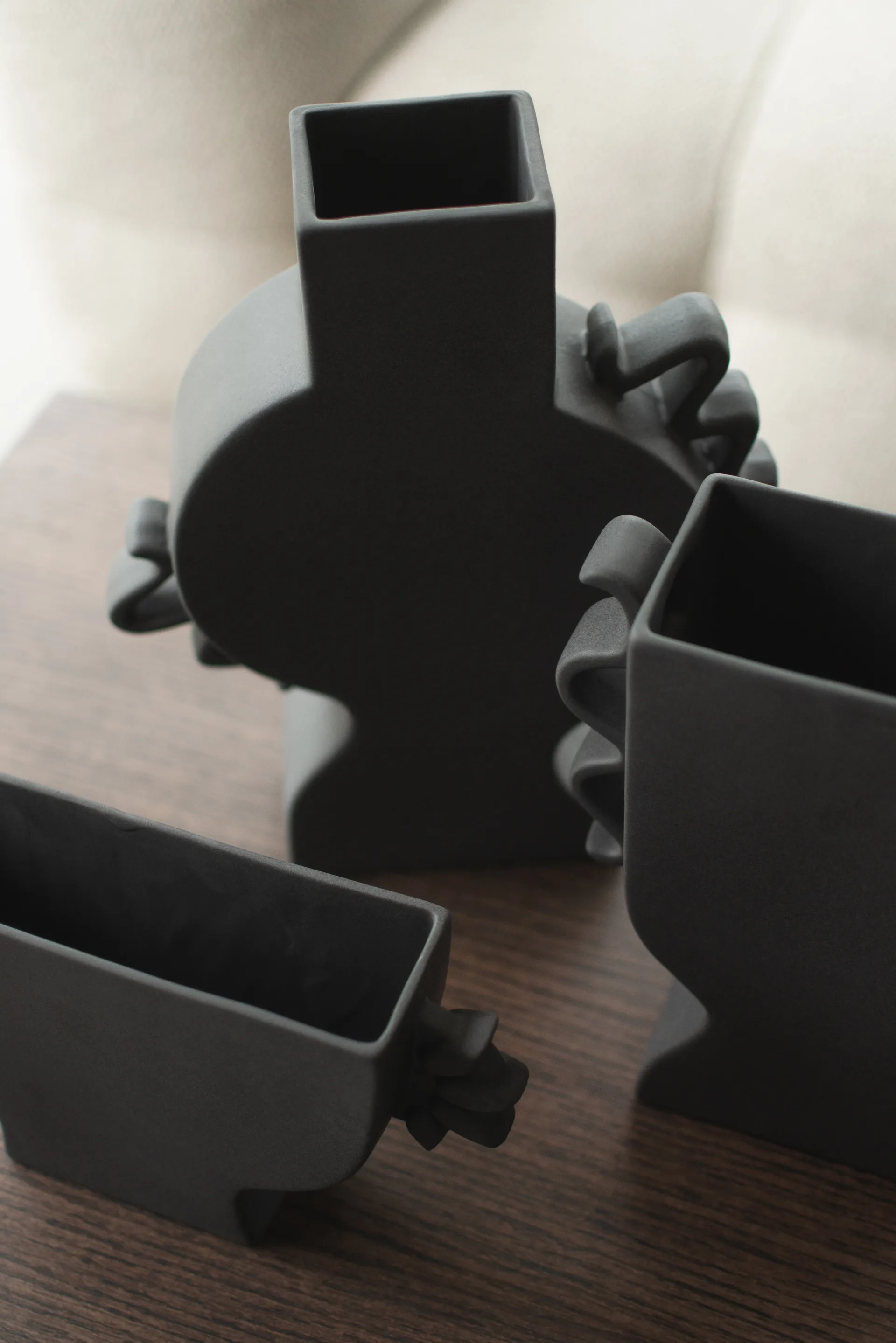 Flat 花瓶 33 cm, Black DBKD | ディービーケーディー