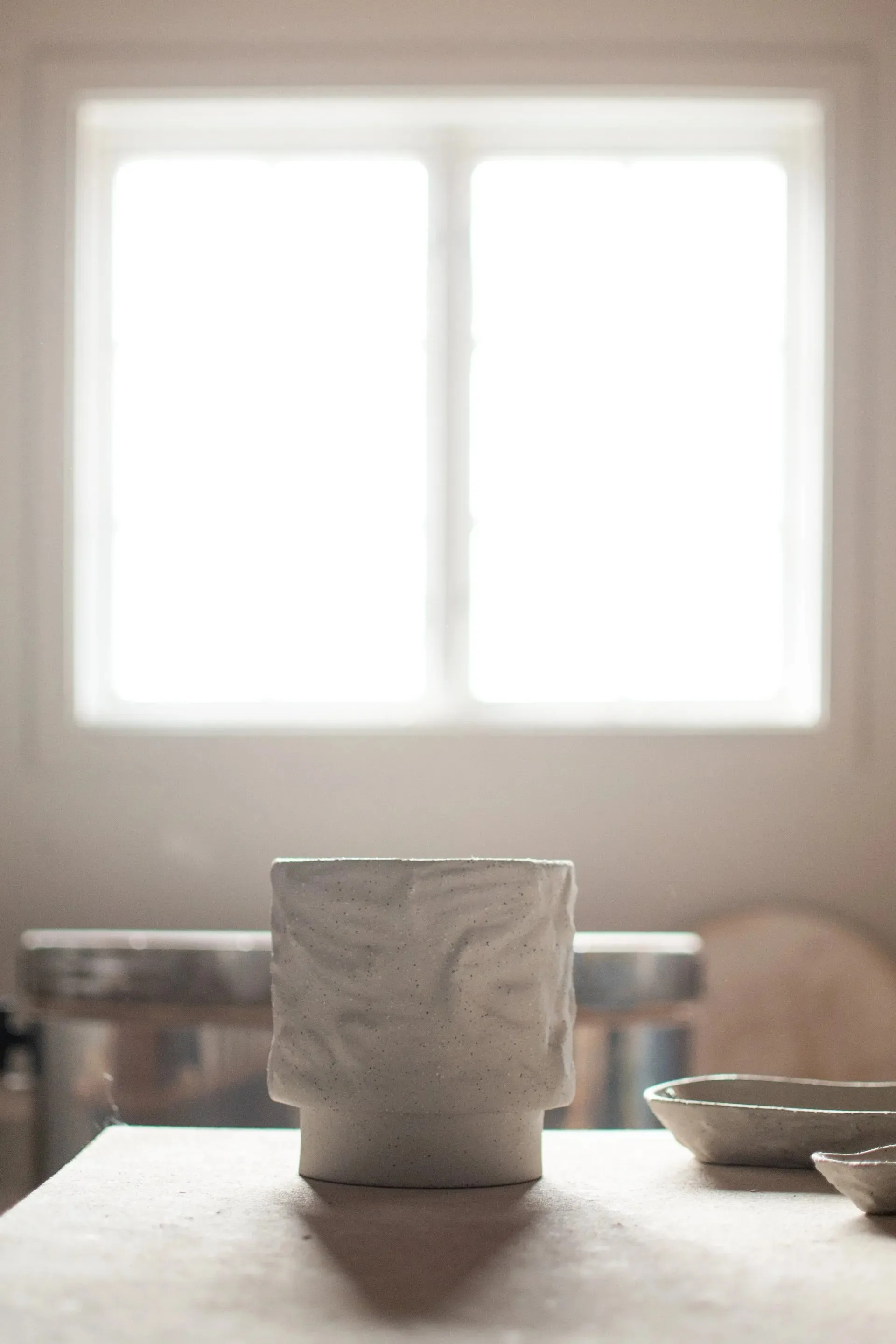 Flow 植木鉢 Ø15 cm, Sand DBKD | ディービーケーディー