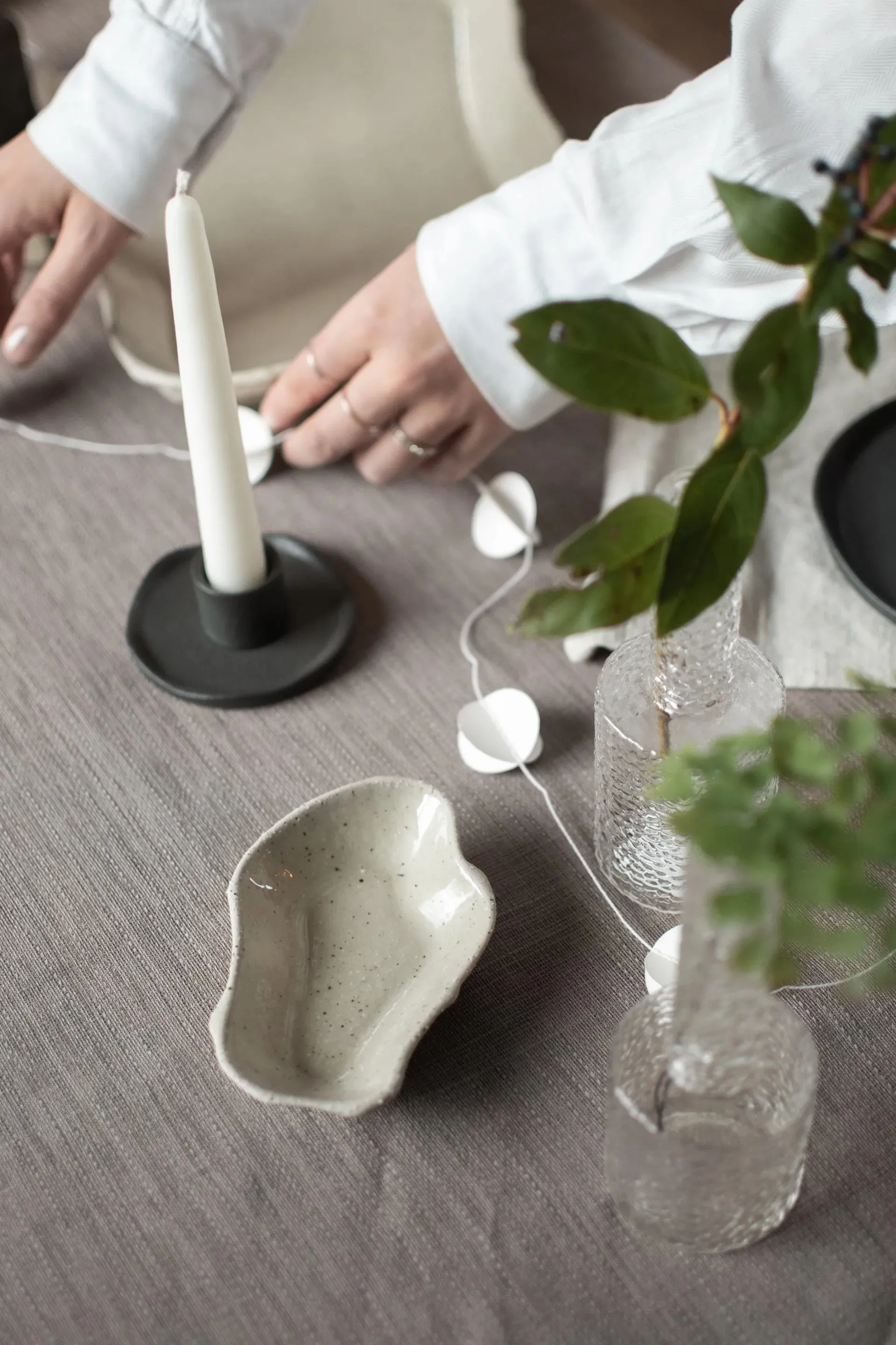 Flow ソーサー small 9x14 cm, Sand DBKD | ディービーケーディー