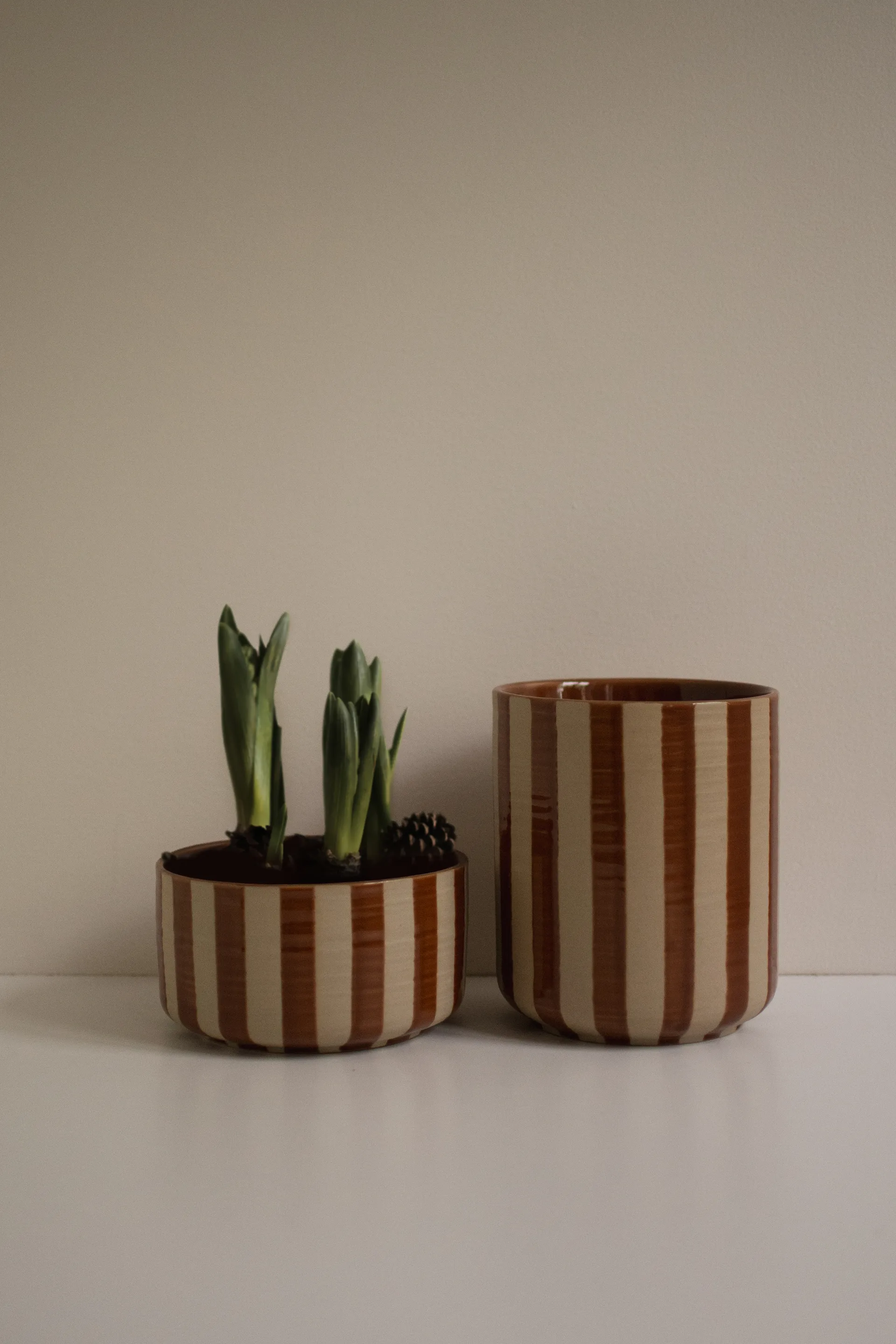 Line 鉢 Ø14x16 cm, Stripe nougat DBKD | ディービーケーディー