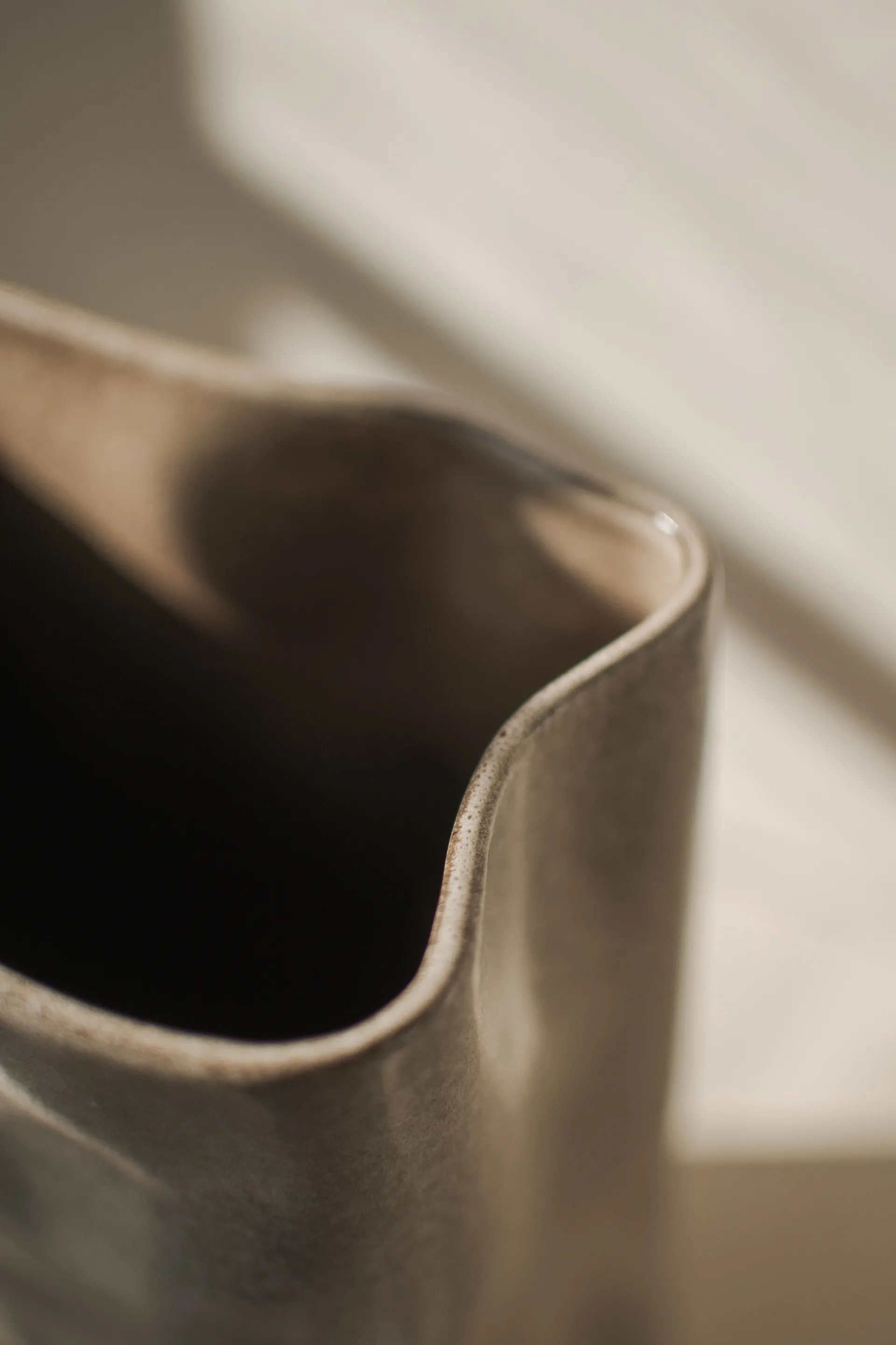 Meadow 花瓶 H30 cm, Beige DBKD | ディービーケーディー