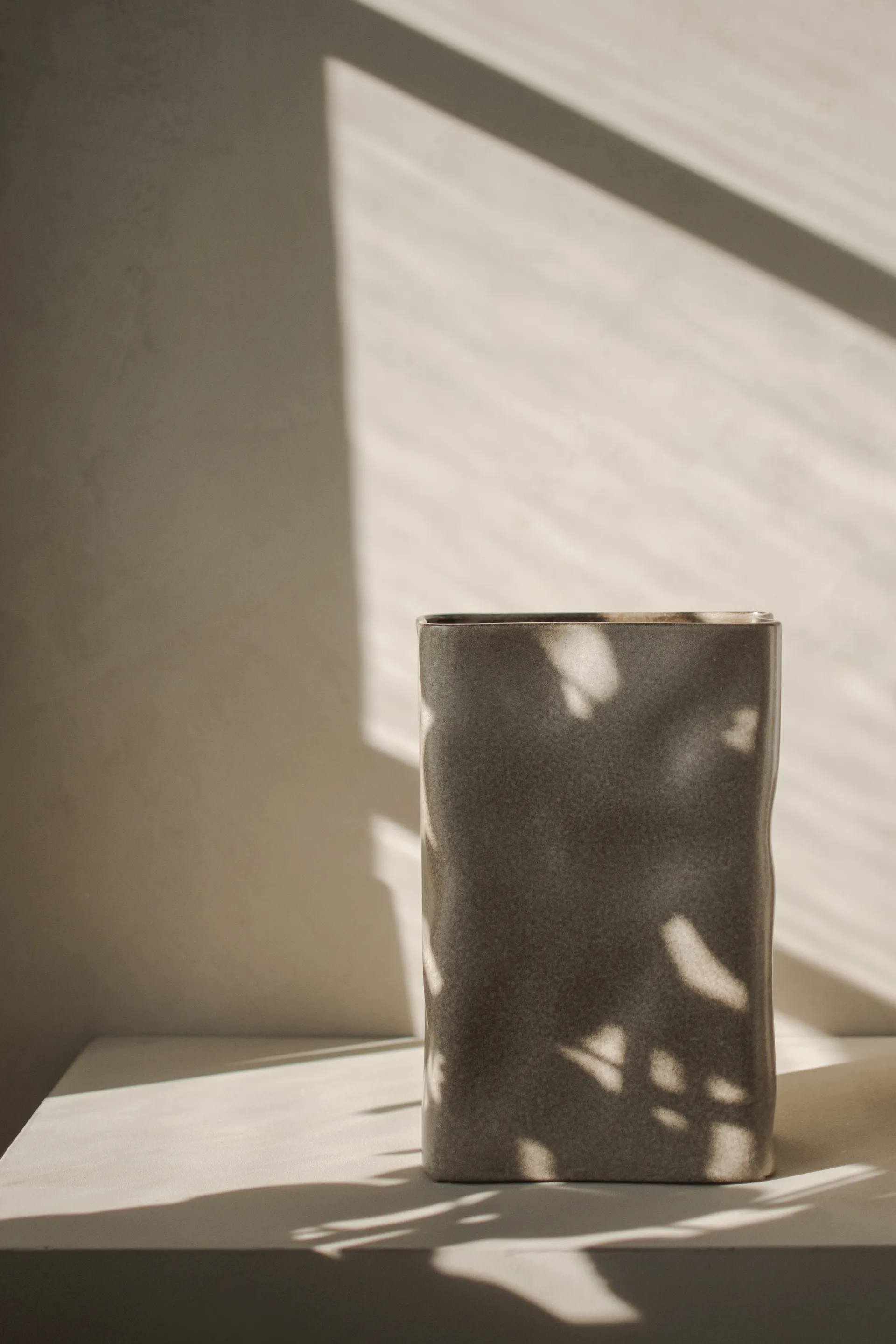 Meadow 花瓶 H30 cm, Beige DBKD | ディービーケーディー