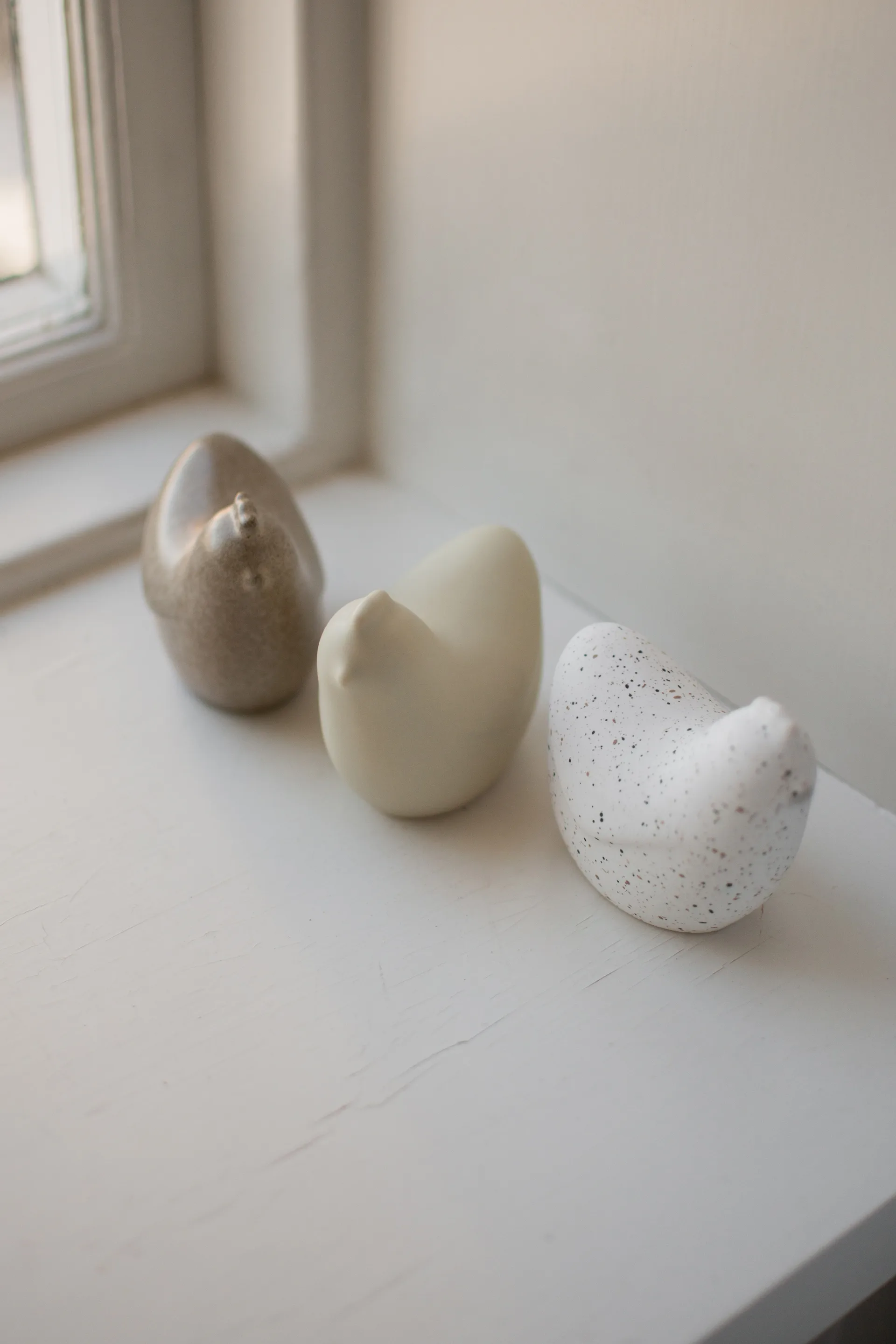 Mini hens 8 cm, Cream DBKD | ディービーケーディー