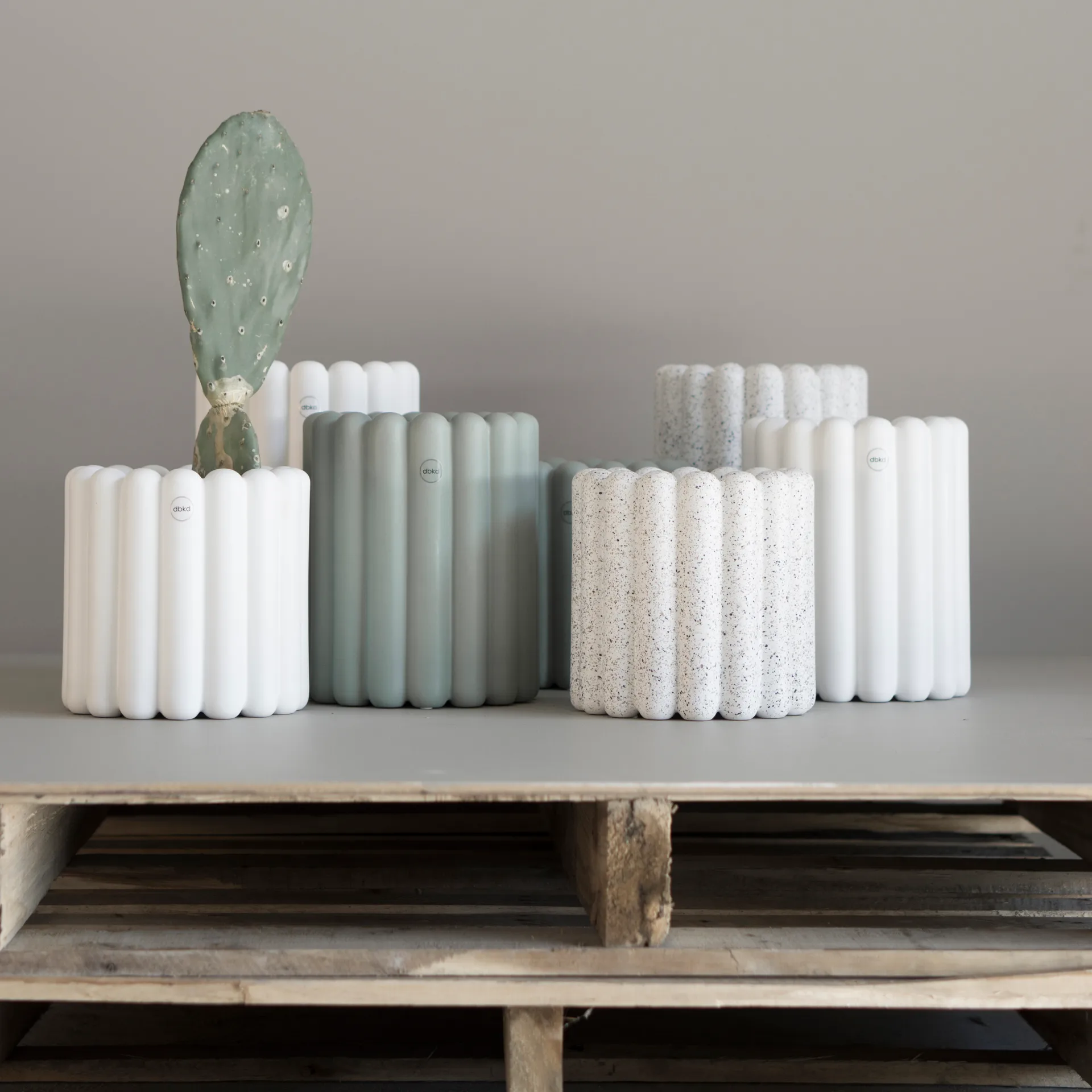 Mist 植木鉢 L, White DBKD | ディービーケーディー