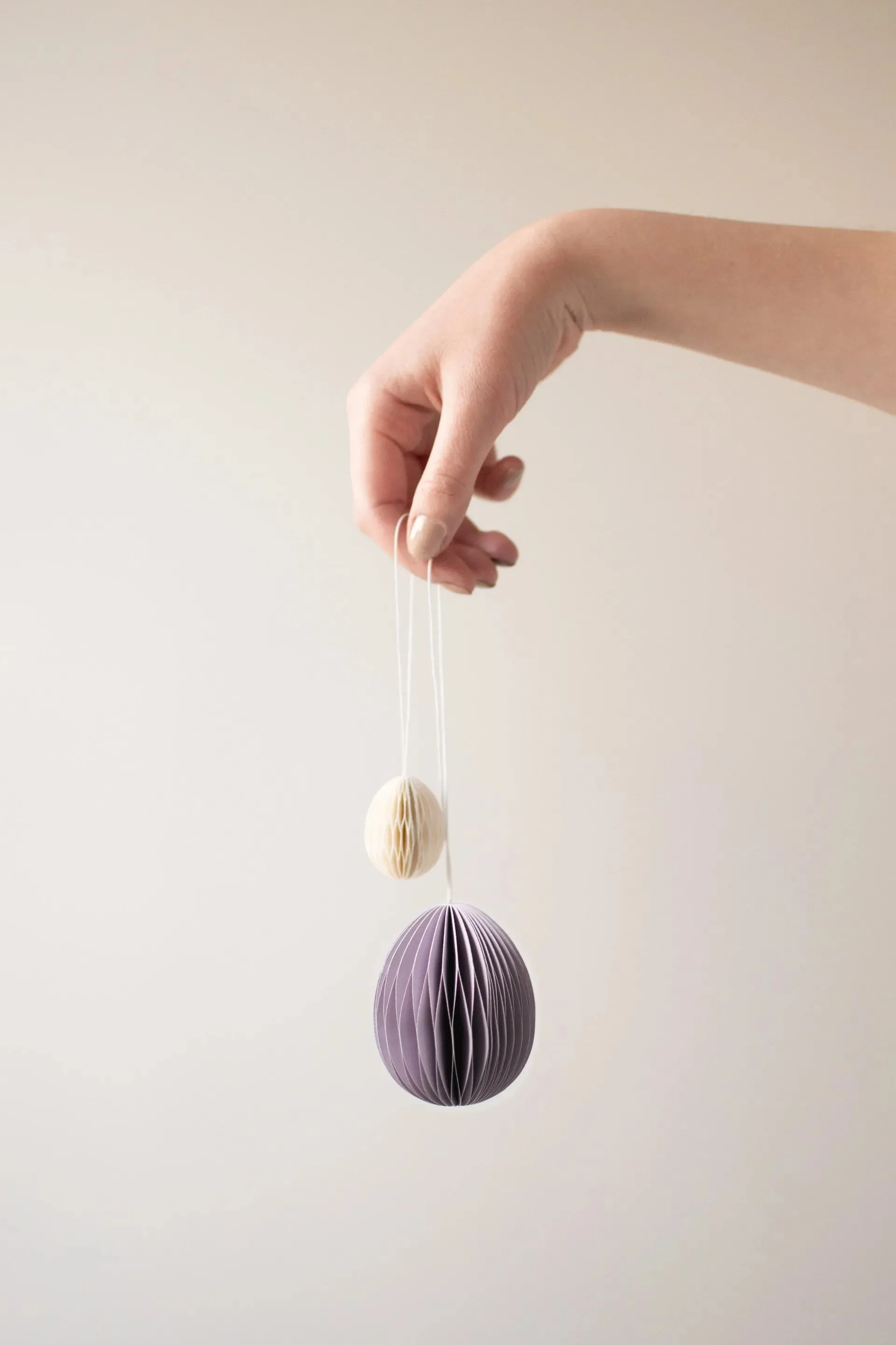 Ovoid ペーパーイースター デコレーション small 4 cm, White DBKD | ディービーケーディー