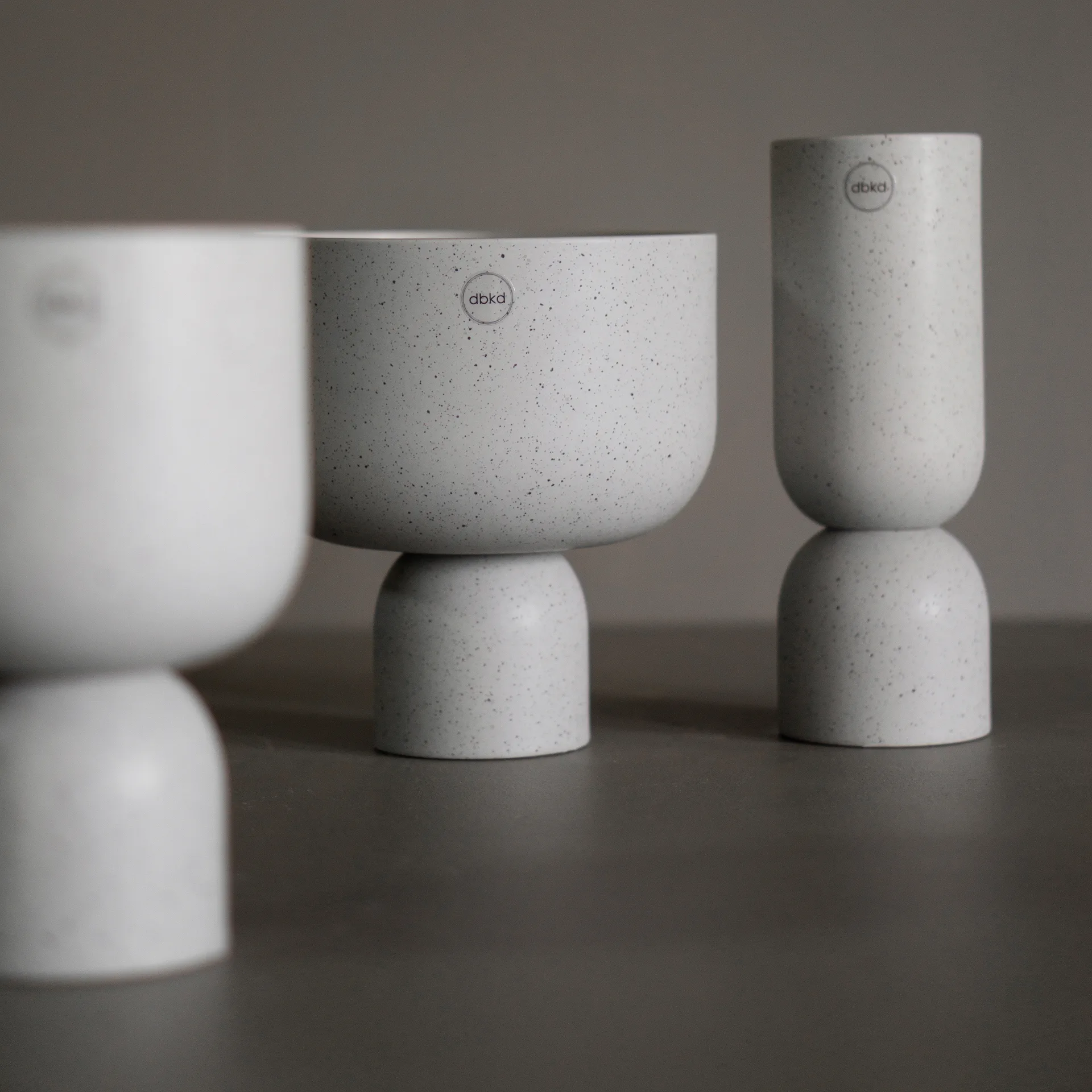 Post 植木鉢 Ø18 cm, mole dot DBKD | ディービーケーディー