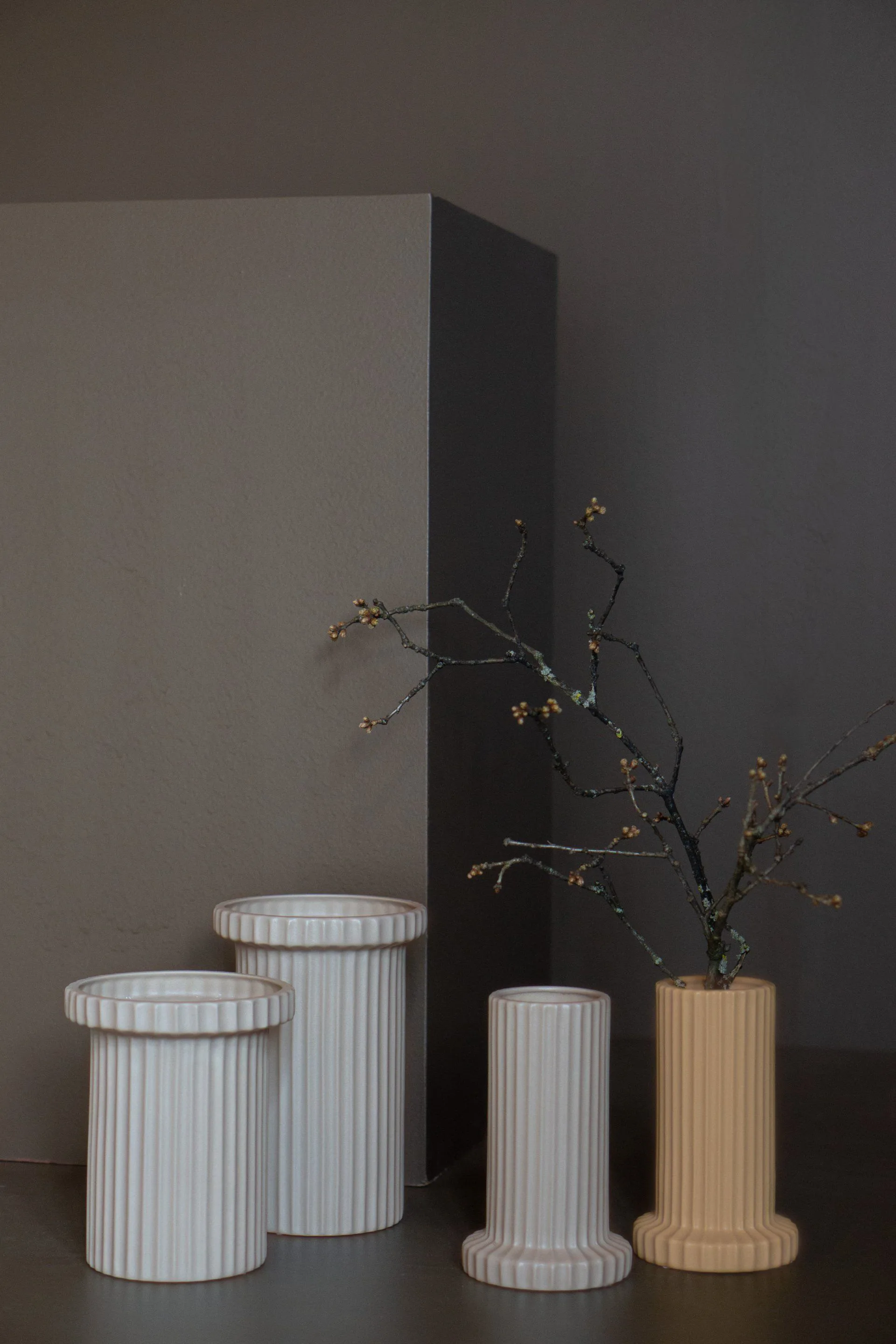 DBKD stripe vase １８cm DBKD | ディービーケーディー からのStripe 花瓶 18 cm - NordicNest.jp