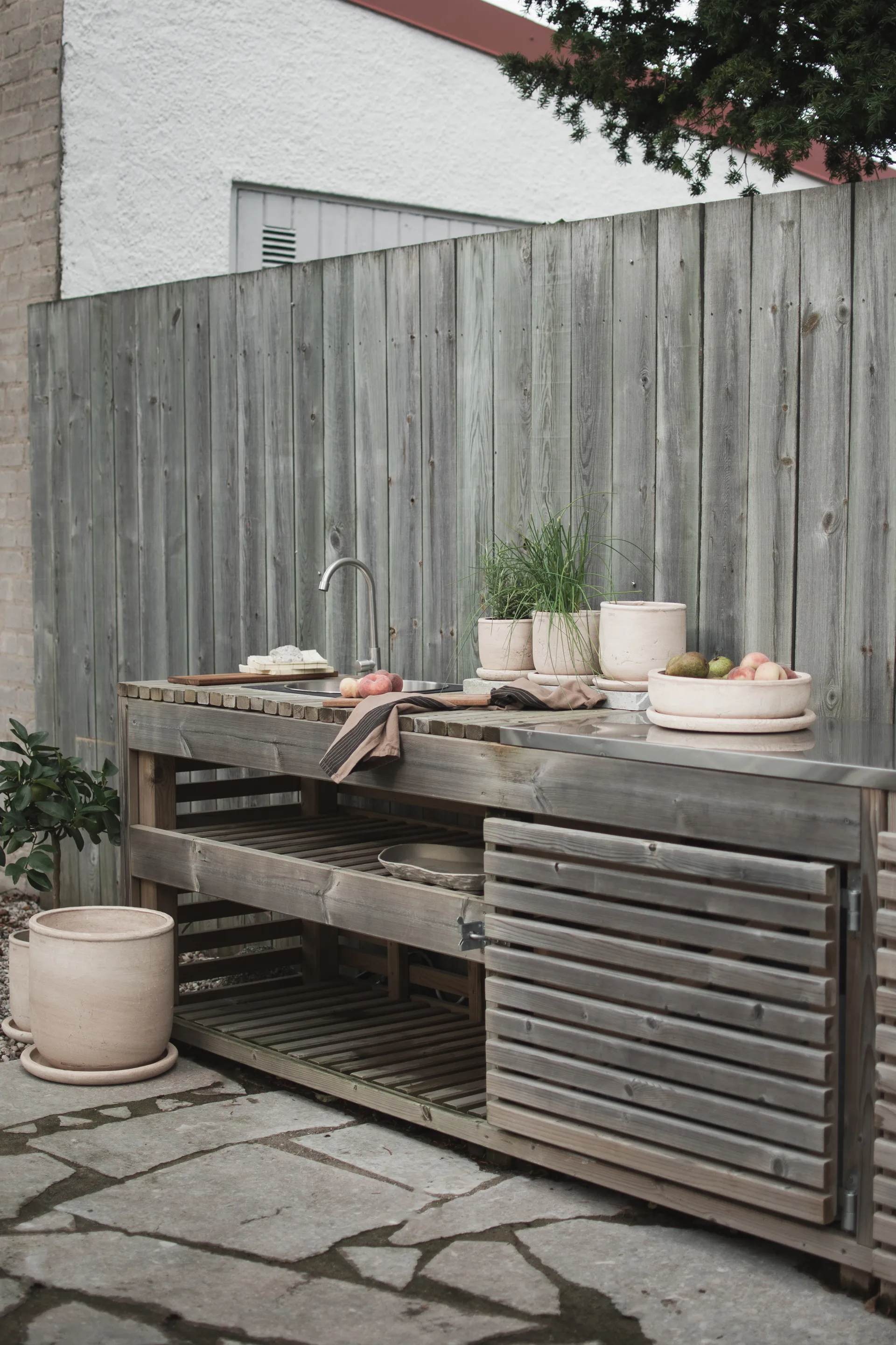 Terra ボウルプランター, Sand, Ø30x10.5 cm DBKD | ディービーケーディー