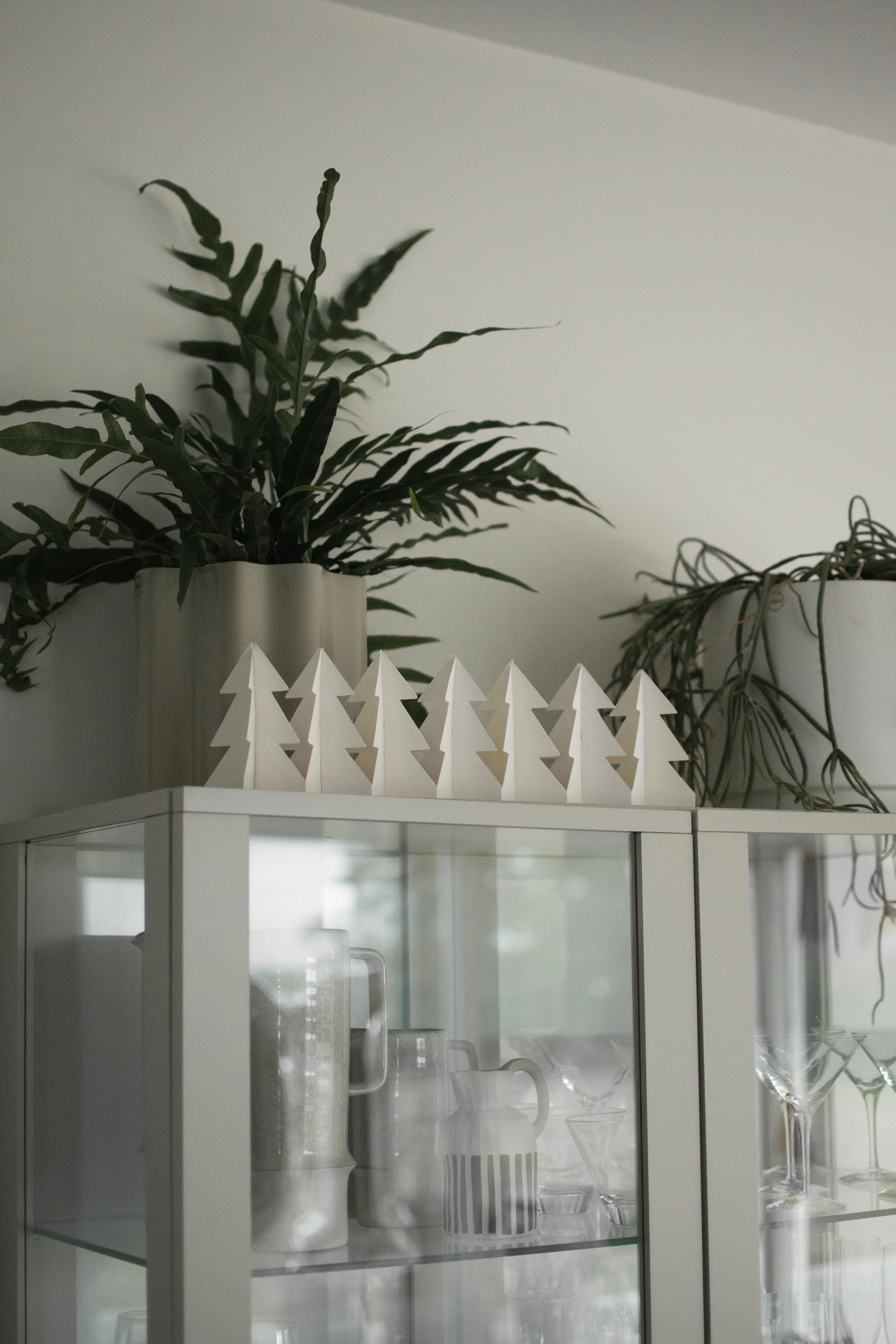 Tree in a row デコレーション 60 cm, White DBKD | ディービーケーディー