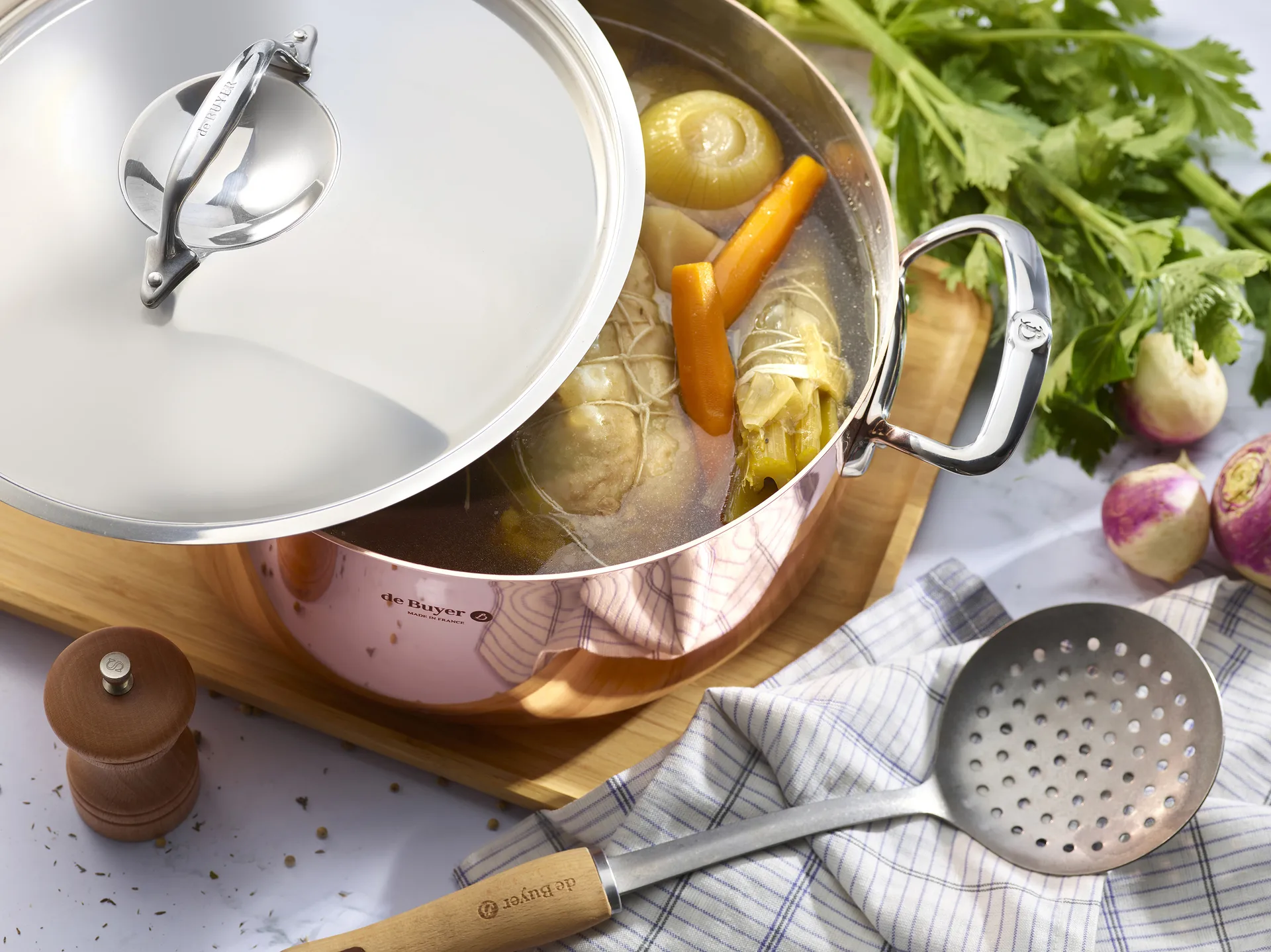 Prima Matera キャセロール 蓋付き IH, 24 cm De Buyer | デバイヤー