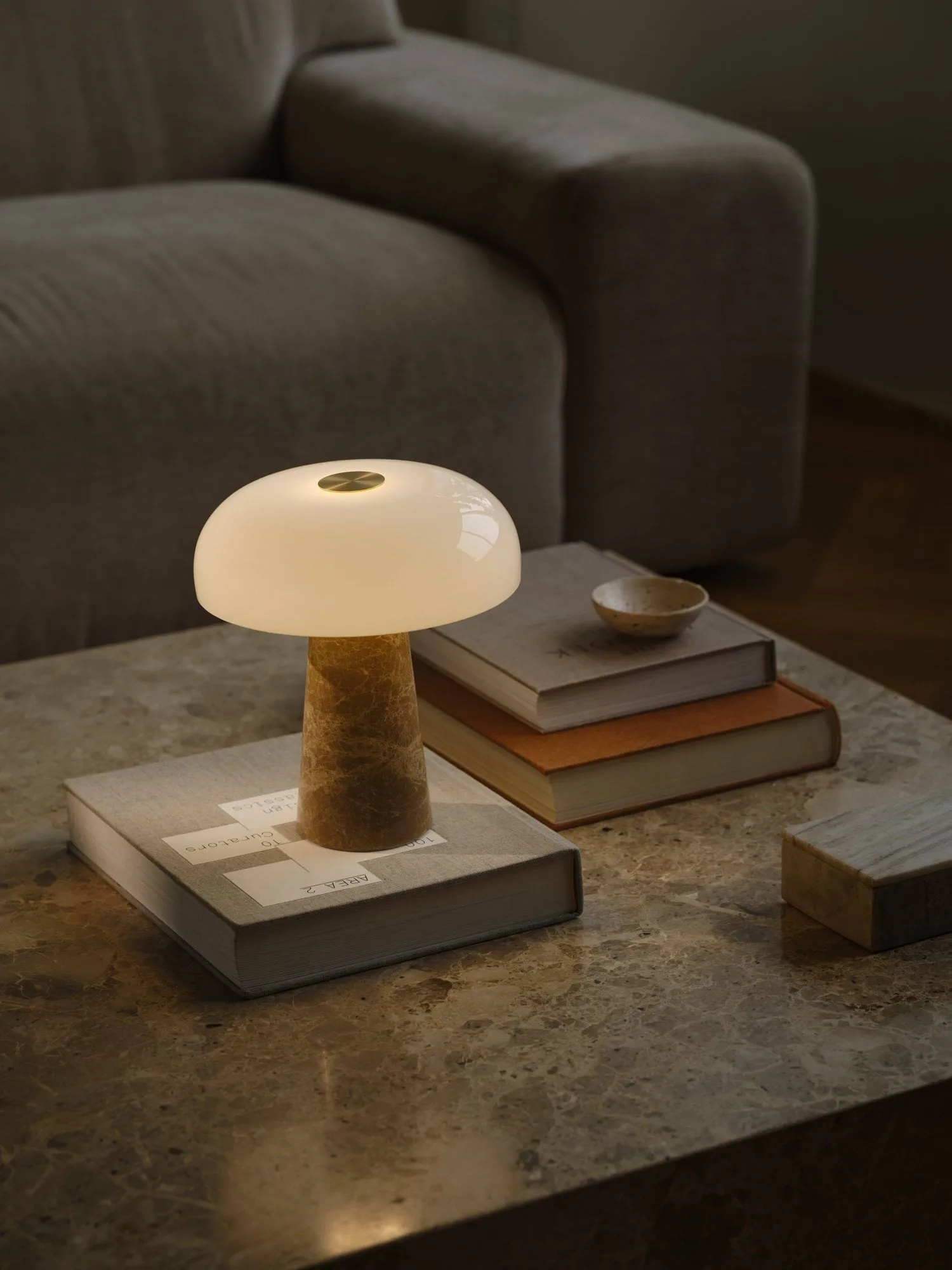 Glossy bordslampa Design For The People