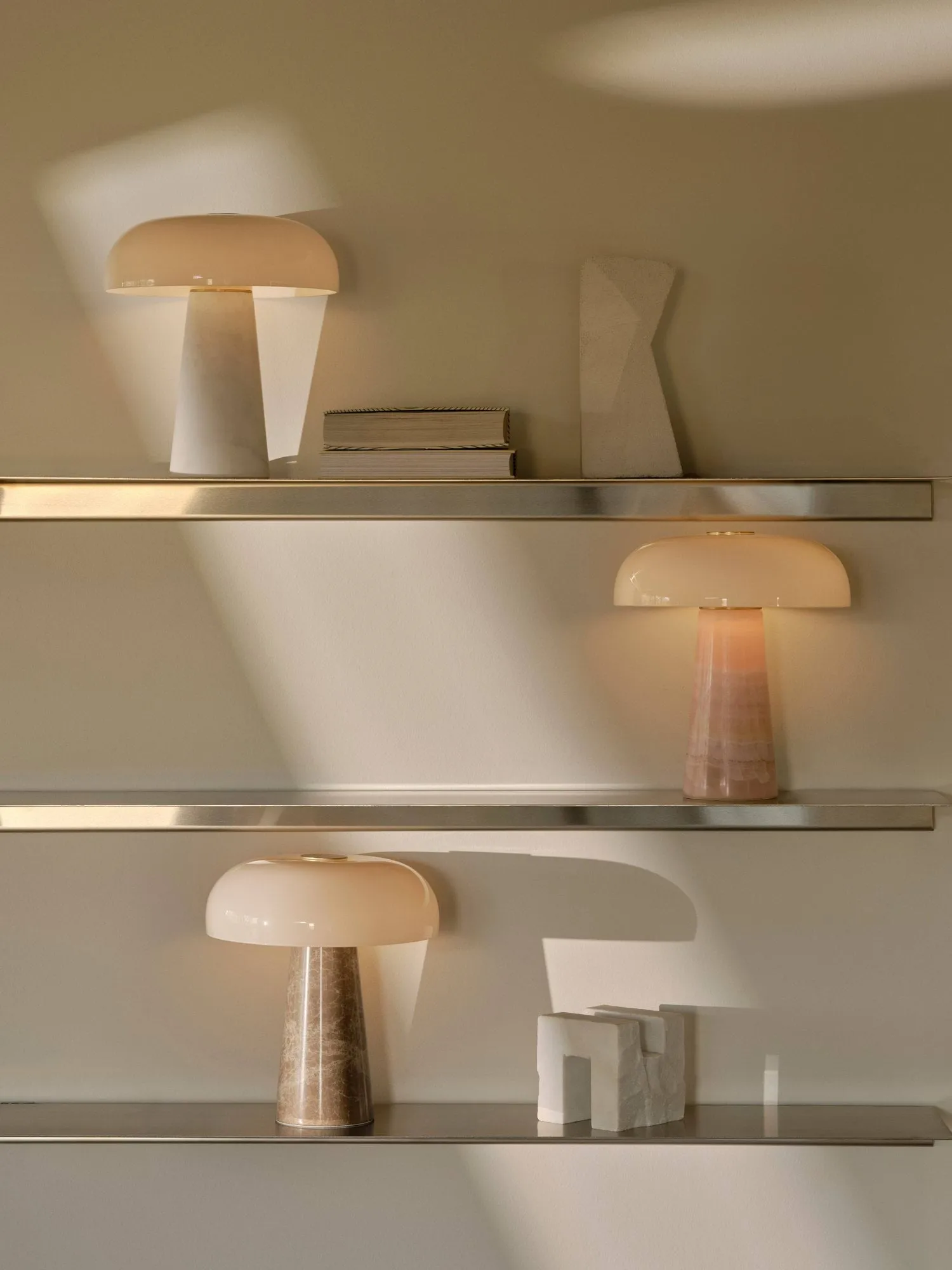 Glossy bordslampa Design For The People