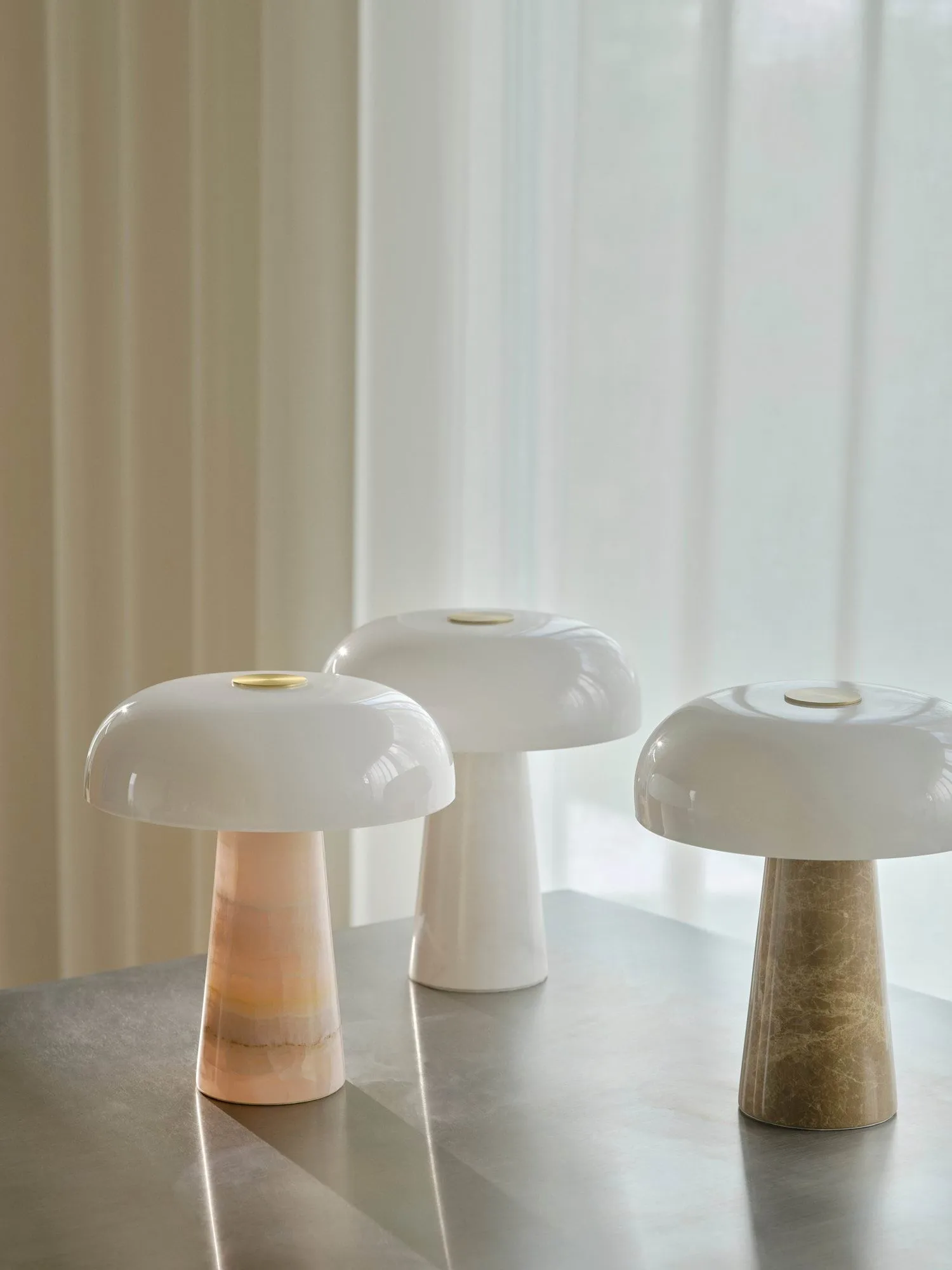 Glossy bordslampa Design For The People