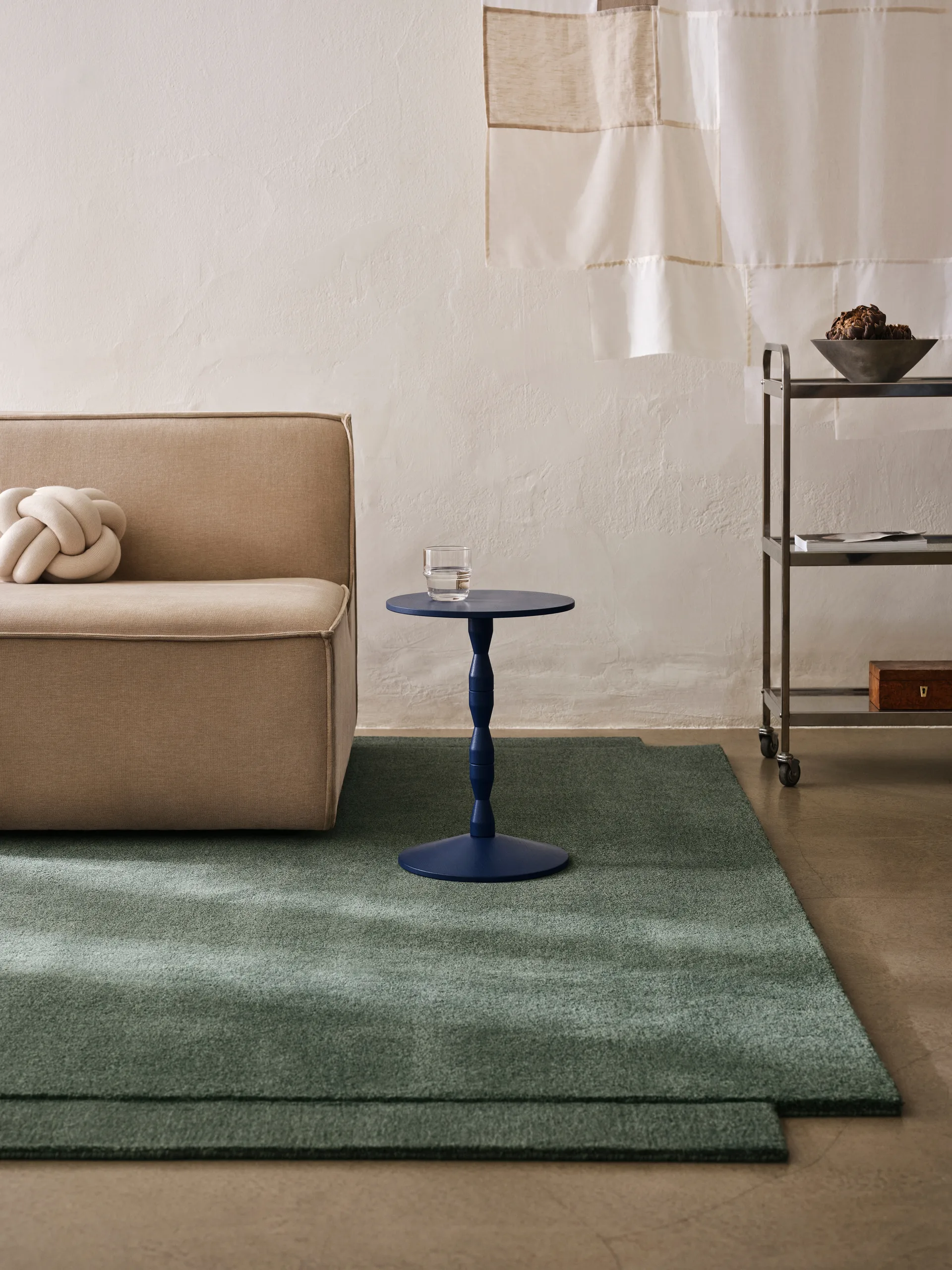 ペデスタル テーブル Ø31x67.5 cm, Blue Design House Stockholm | デザインハウス ストックホルム