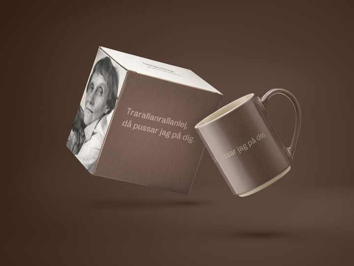 Astrid Lindgren マグ. Trarallanrallanlej, Svensk text Design House Stockholm | デザインハウス ストックホルム