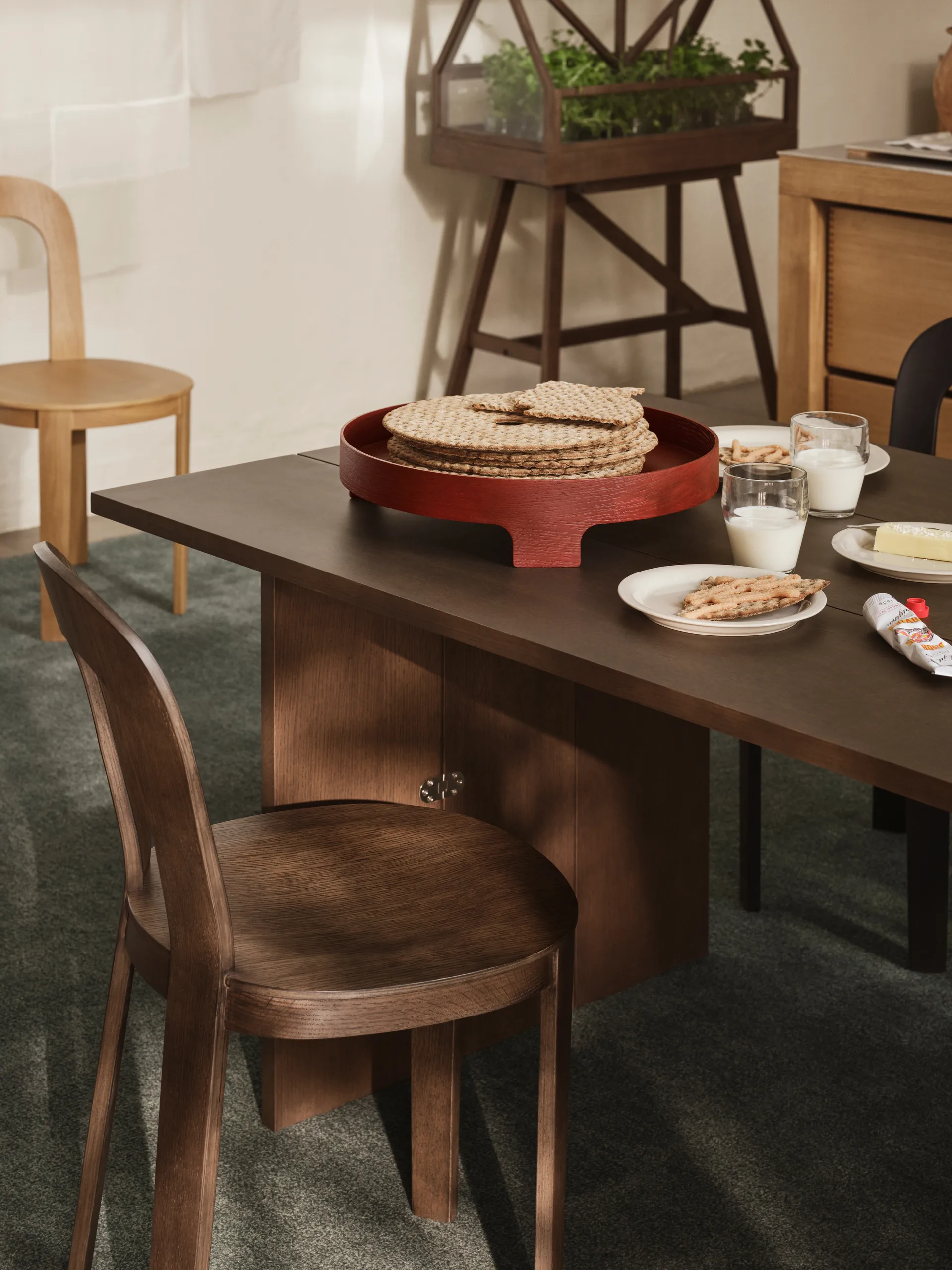 Bridge トレイ, Red, Ø42 cm Design House Stockholm | デザインハウス ストックホルム