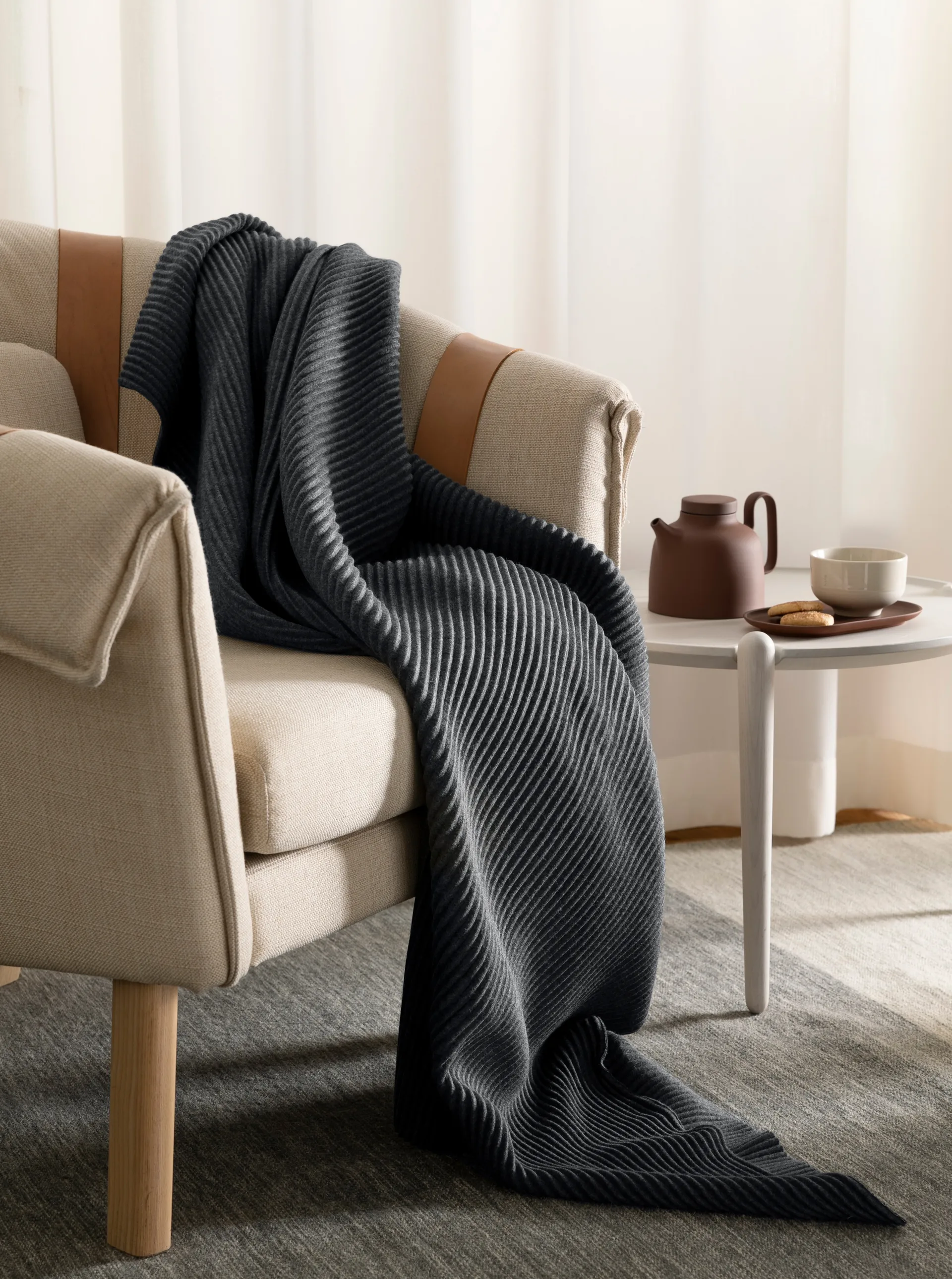 Pleece スロー 140x170 cm, Dark grey Design House Stockholm | デザインハウス ストックホルム