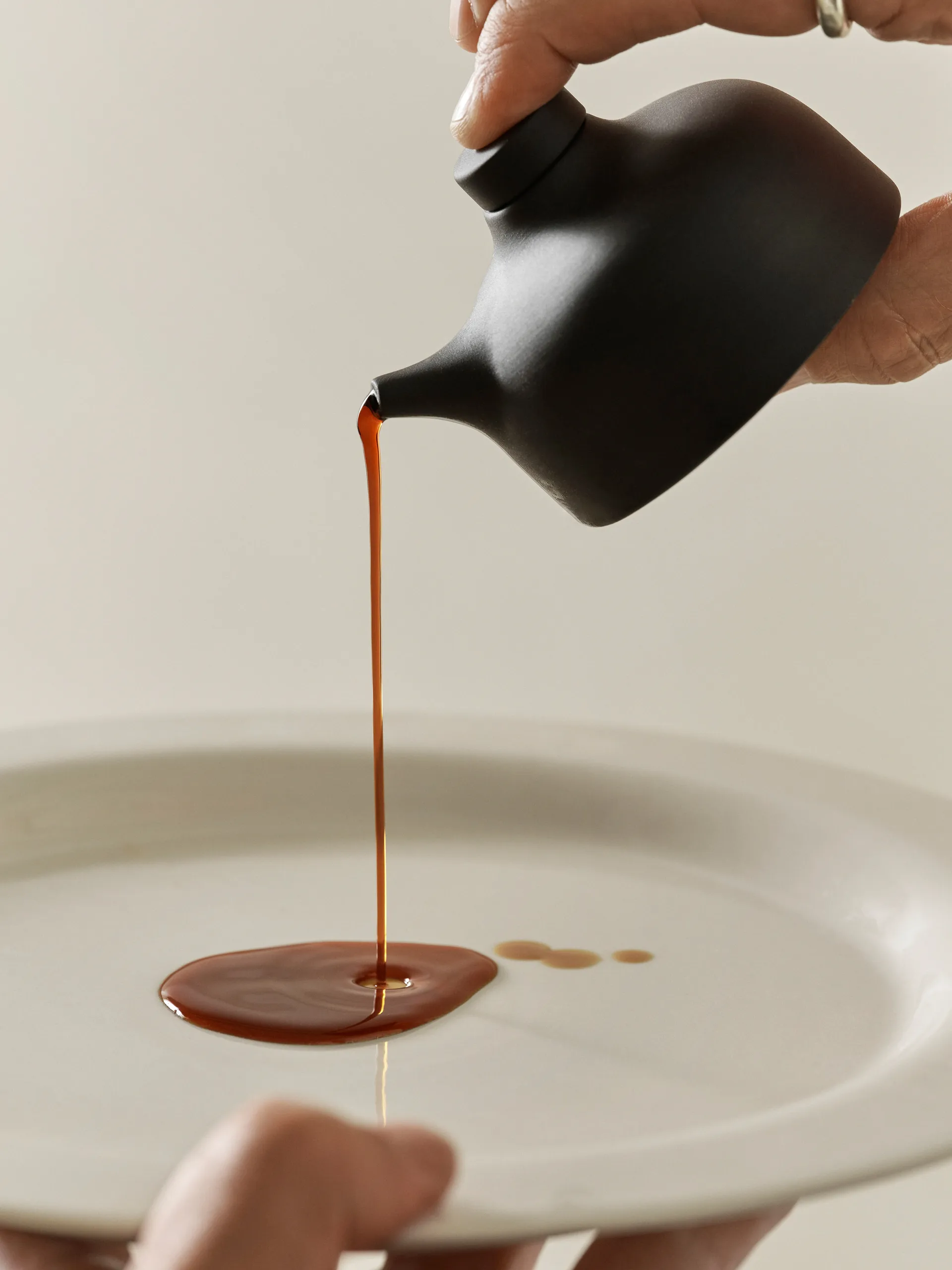 Sand 醤油用ボトル 12 cl, Black clay Design House Stockholm | デザインハウス ストックホルム