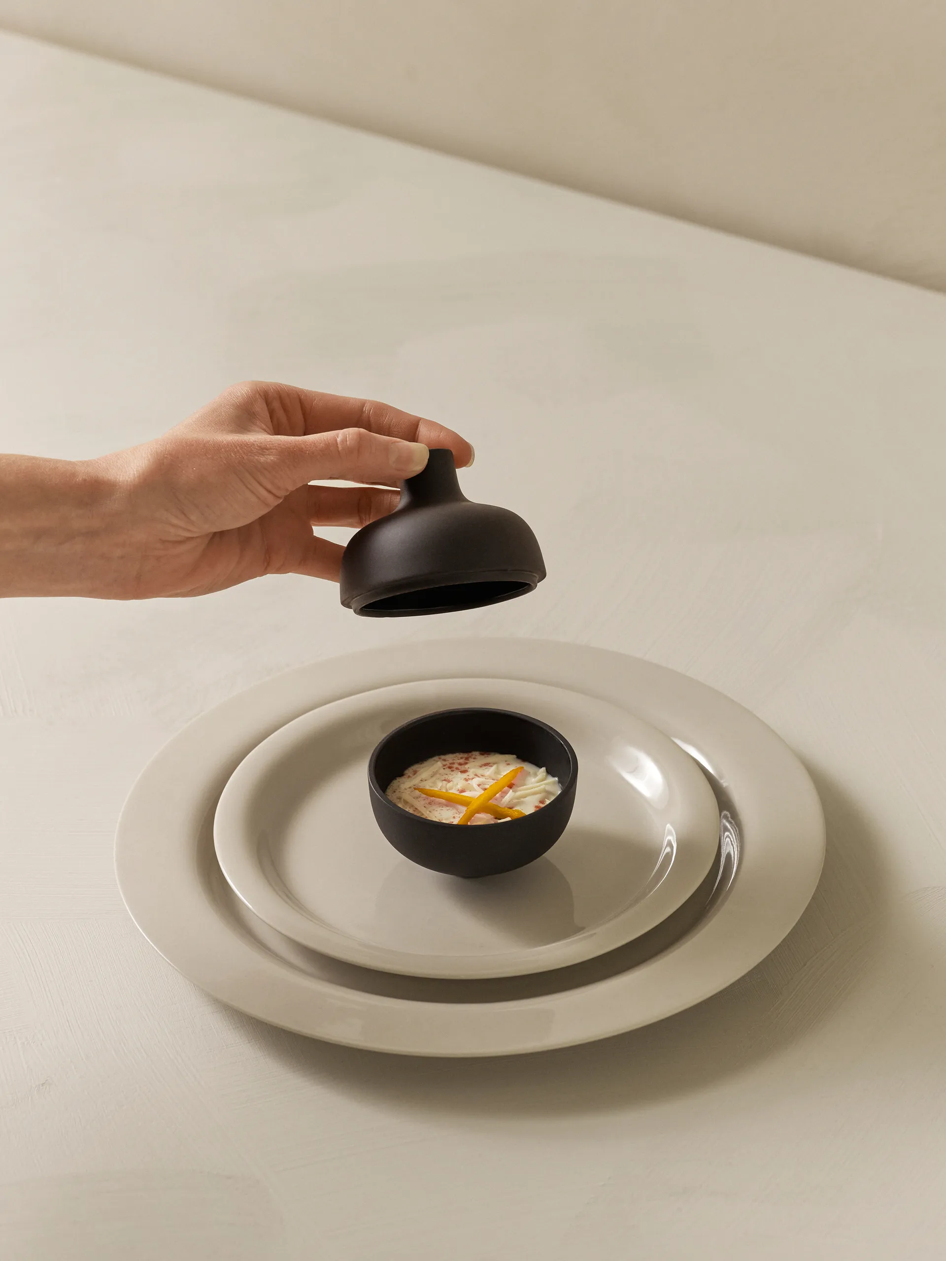 Sand ボウル 蓋つき S Ø8.2 cm, Black clay Design House Stockholm | デザインハウス ストックホルム