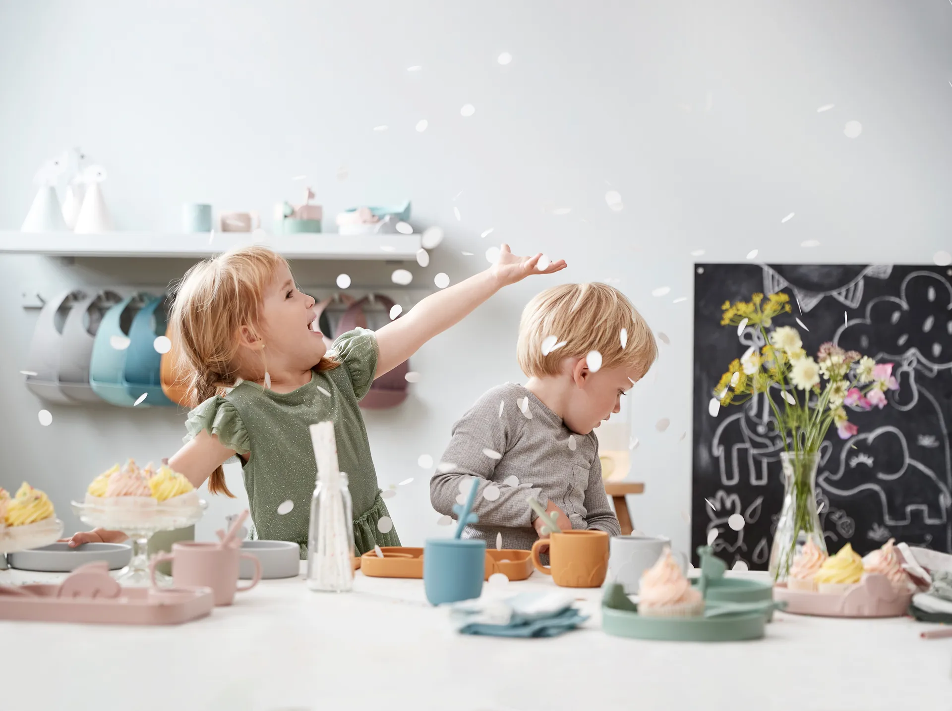 Croco peekaboo シッピーカップ 170 ml, Powder Done by deer