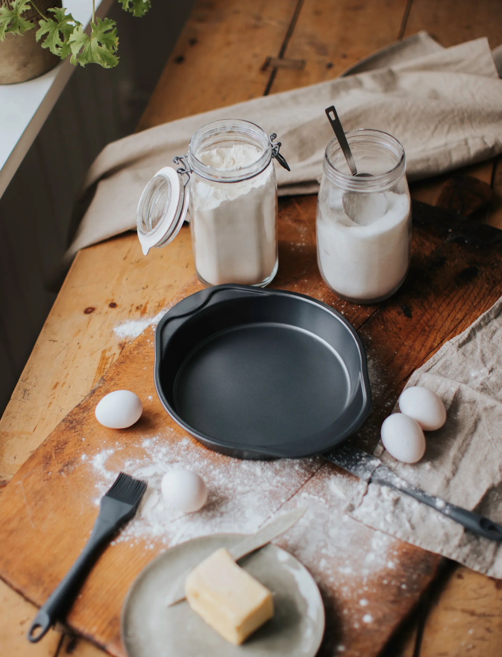 Karabo 焼き型 Ø24.5 cm, Grey-black Dorre