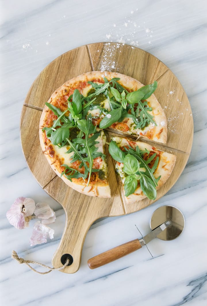 Sade pizza set: ピザカッター, カッティングボード Ø32 cm, Acacia Dorre
