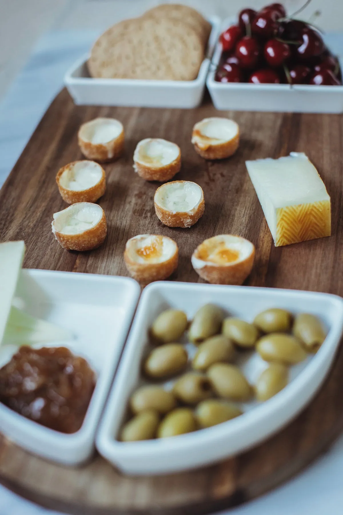 Selina サービングトレイ + ボウル 5個セット, Acacia-white porcelain Dorre