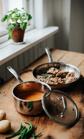 Trivence ソースパン - Stainless steel, glass lid, 2 L - Dorre