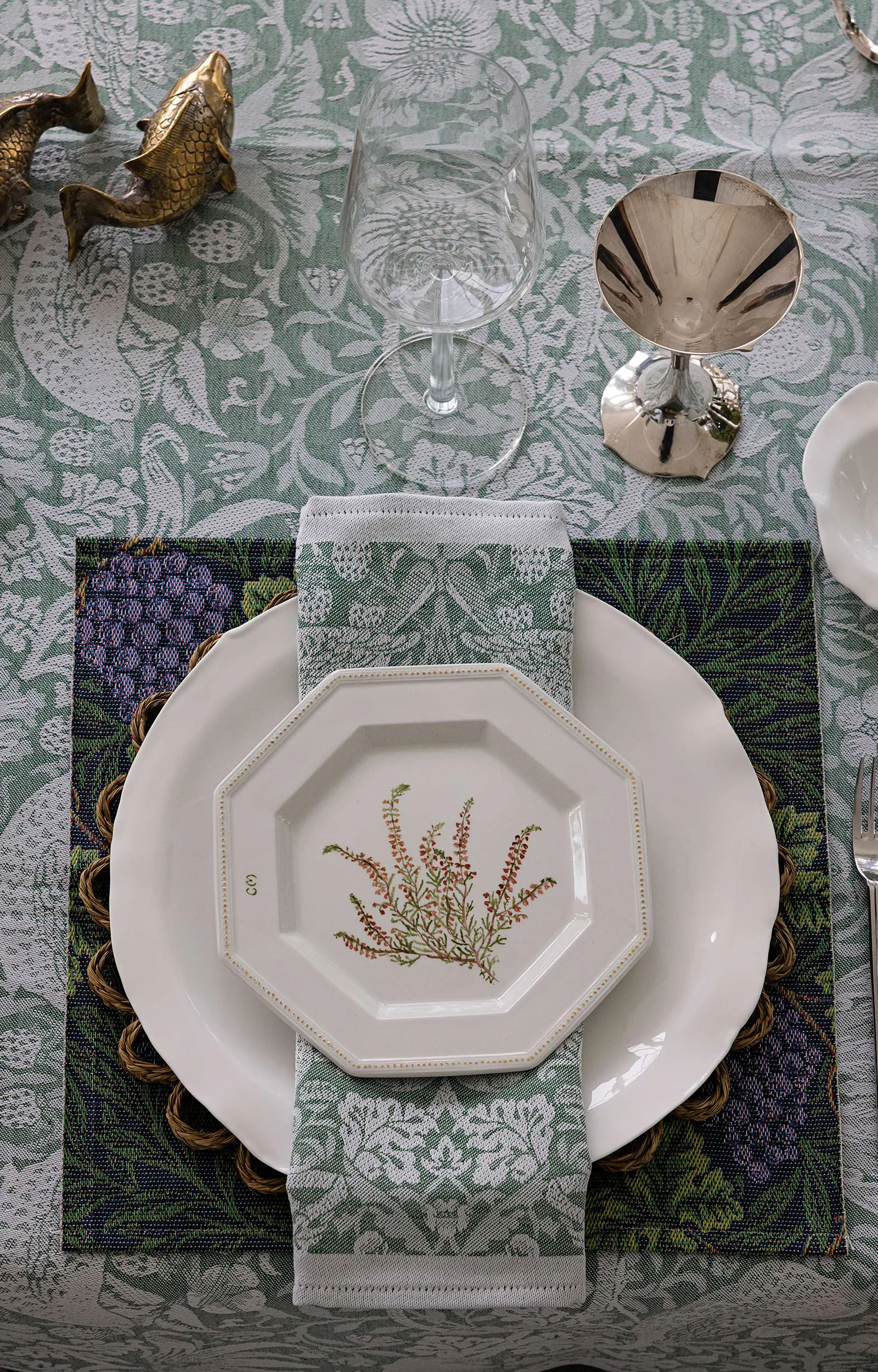 Strawberry Thief テーブルランナー 50x150 cm, Green Ekelund Linneväveri