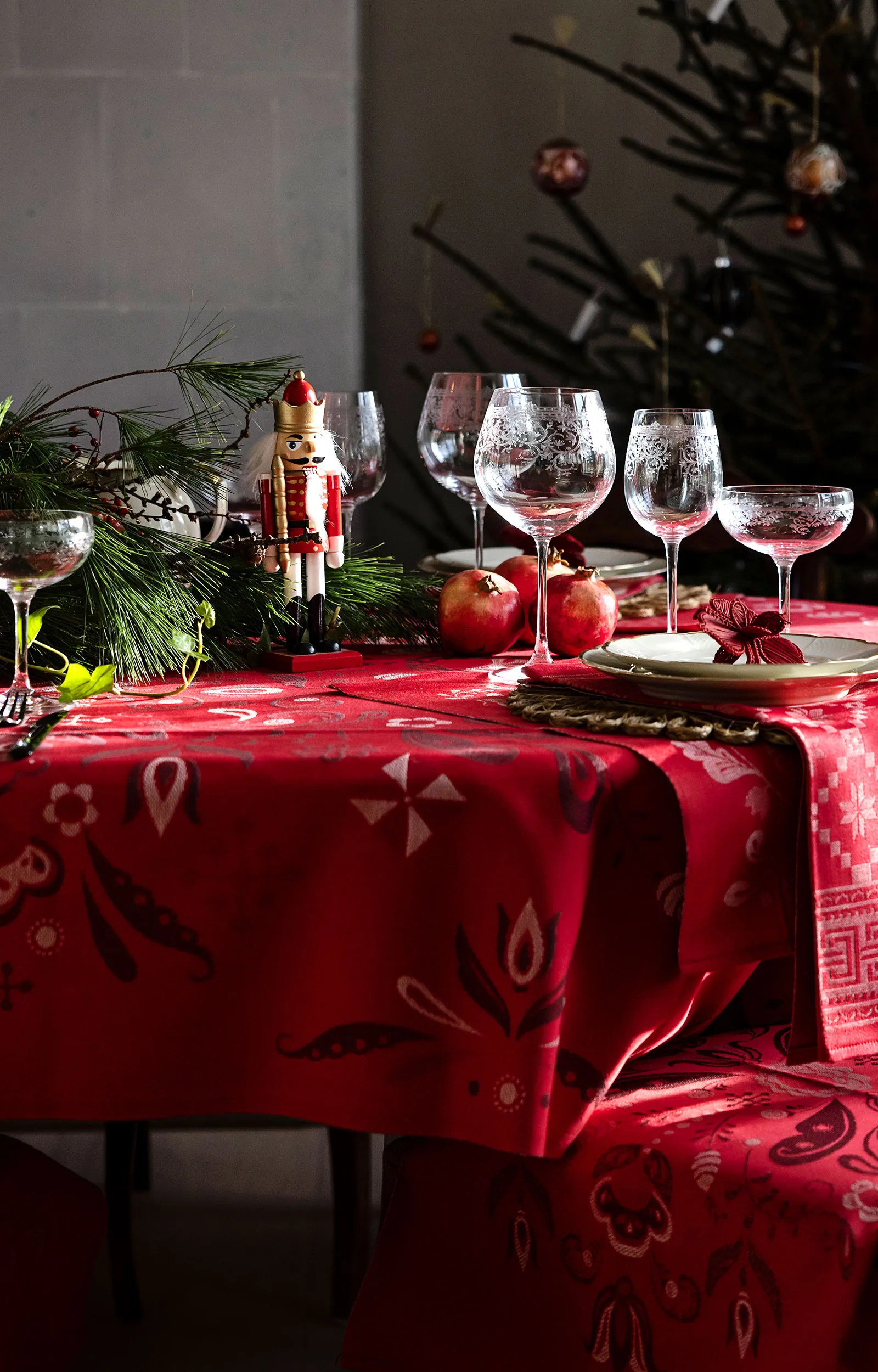 Torplyckan テーブルクロス 145x250 cm, Red Ekelund Linneväveri