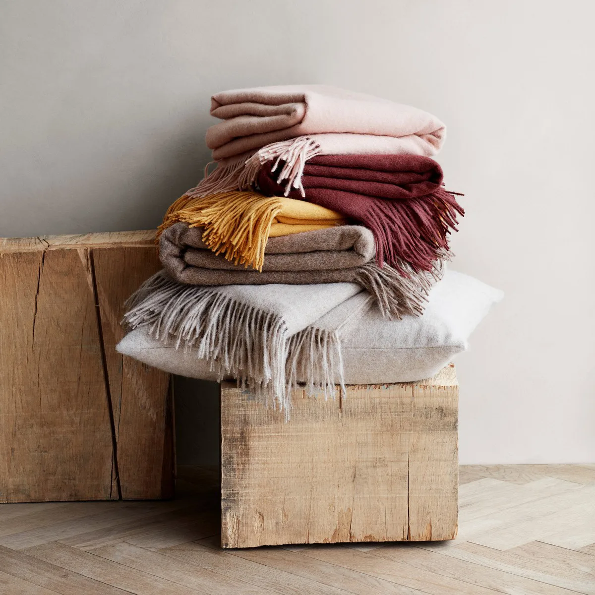 【ELVANG エルヴァン】ブランケット165 x 120cm ライトグレー Elvang Denmark からのElvang クラシックスロー - NordicNest.jp