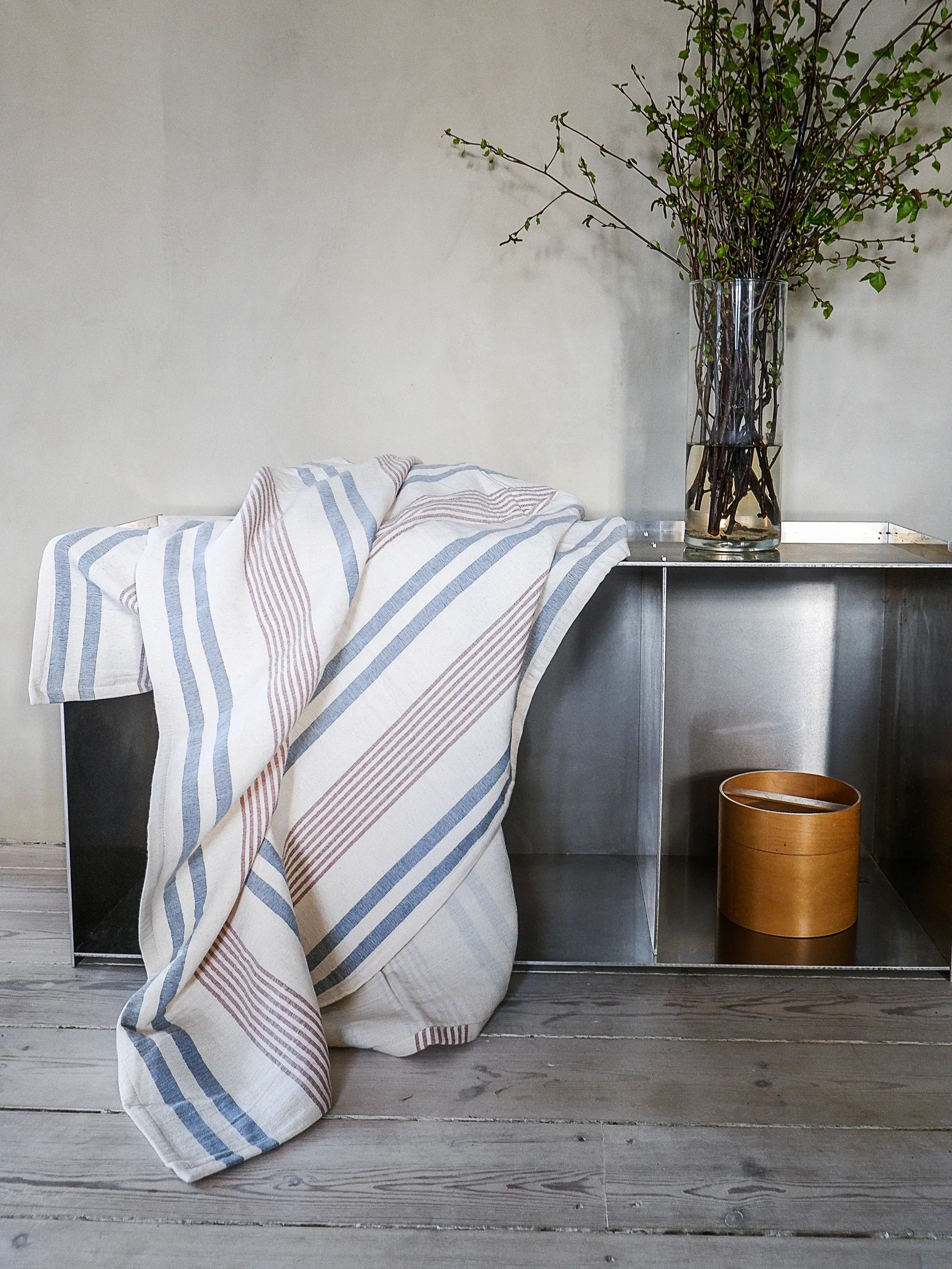 Iris スロー 130x215 cm, Blue-Rusty red Elvang Denmark