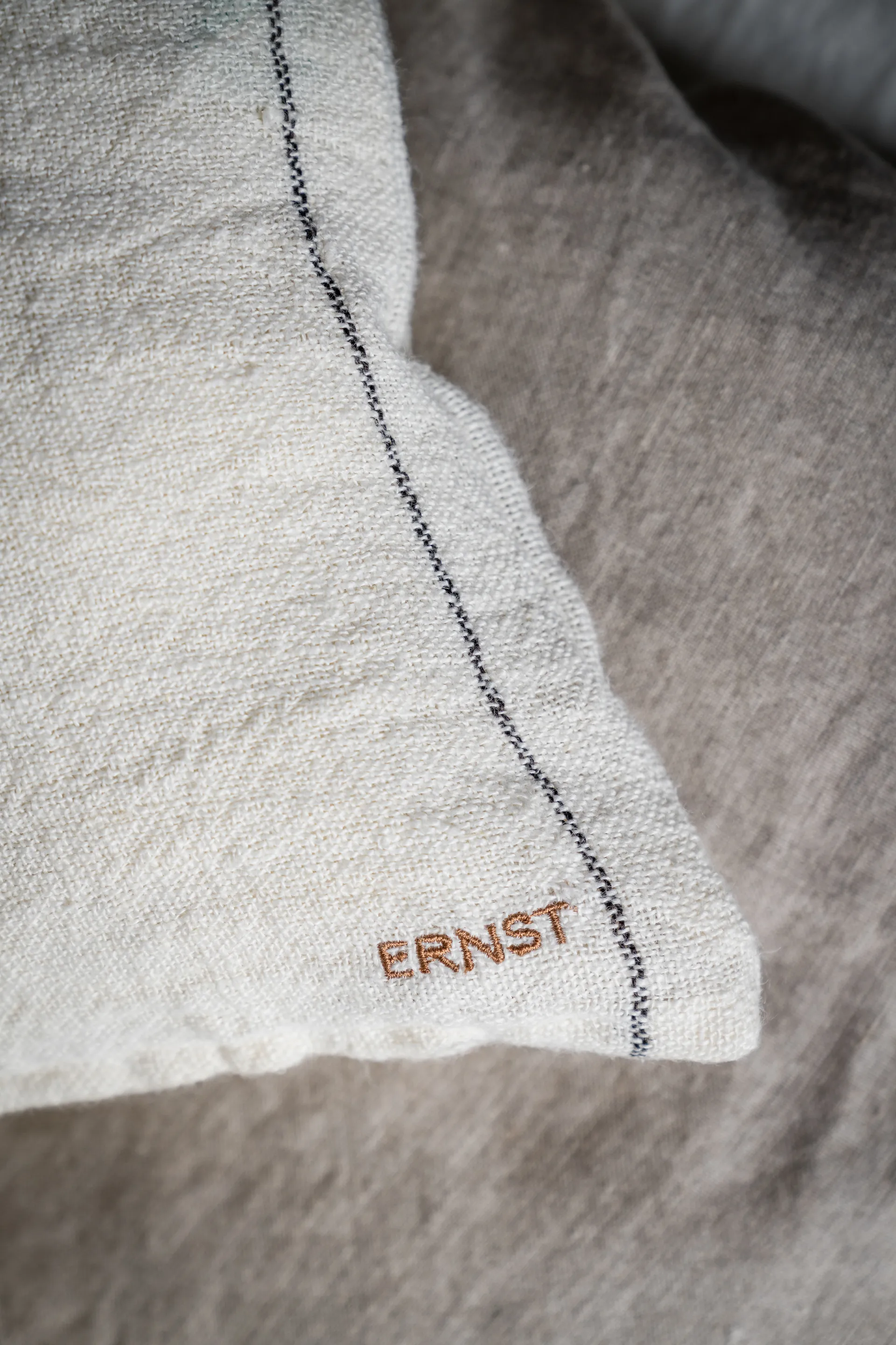 Ernst クッションカバー ハーフリネン 40x60 cm, Multi-white ERNST | エルンスト