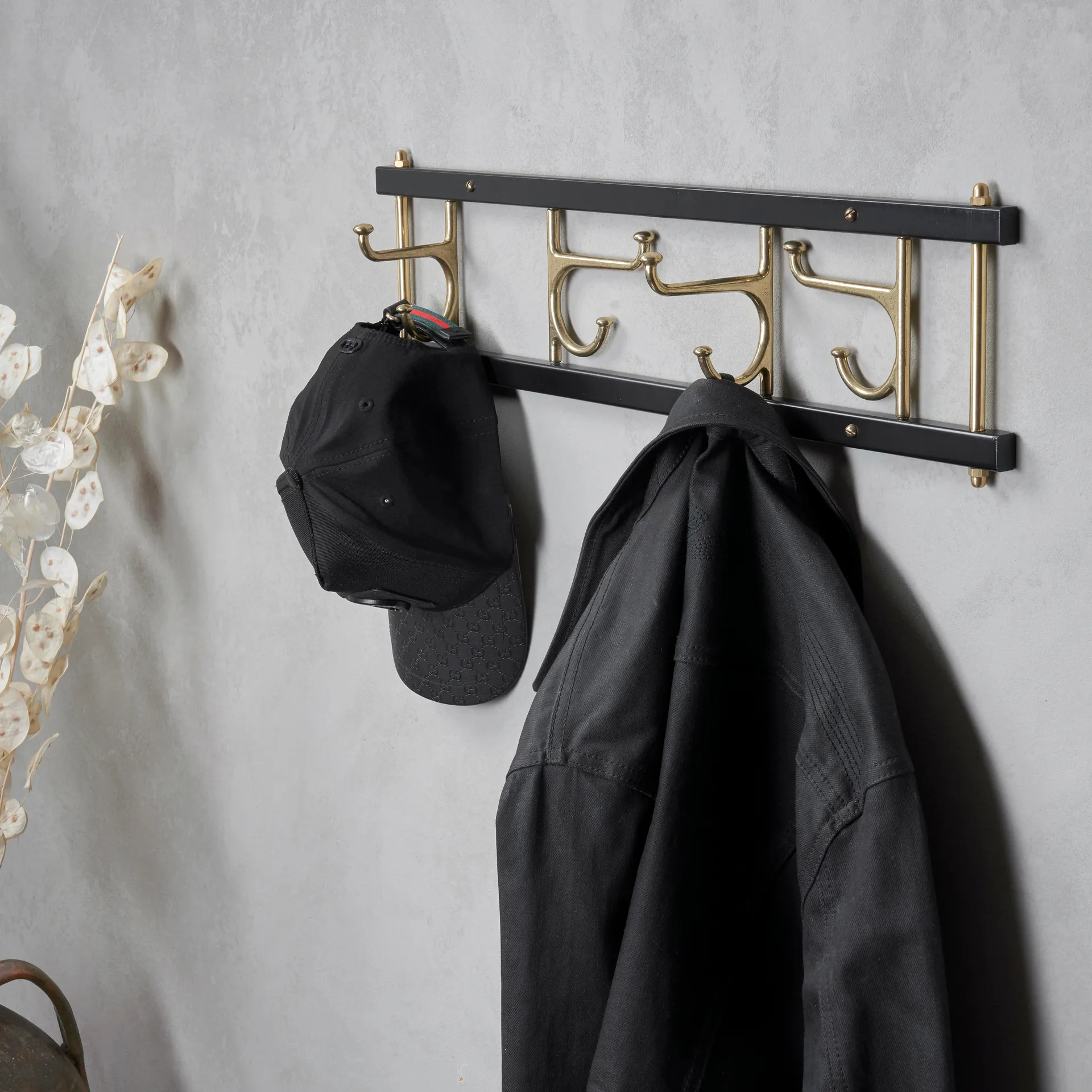 Maxi 4 Dekorativ フック rail, black-brass Essem Design | エッセムデザイン