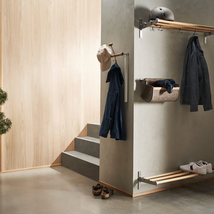Nostalgi ハットシェルフ/ 靴棚, oak, aluminum Essem Design | エッセムデザイン