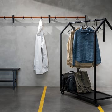 Nostalgi フックラック - Walnut, black stand - Essem Design | エッセムデザイン